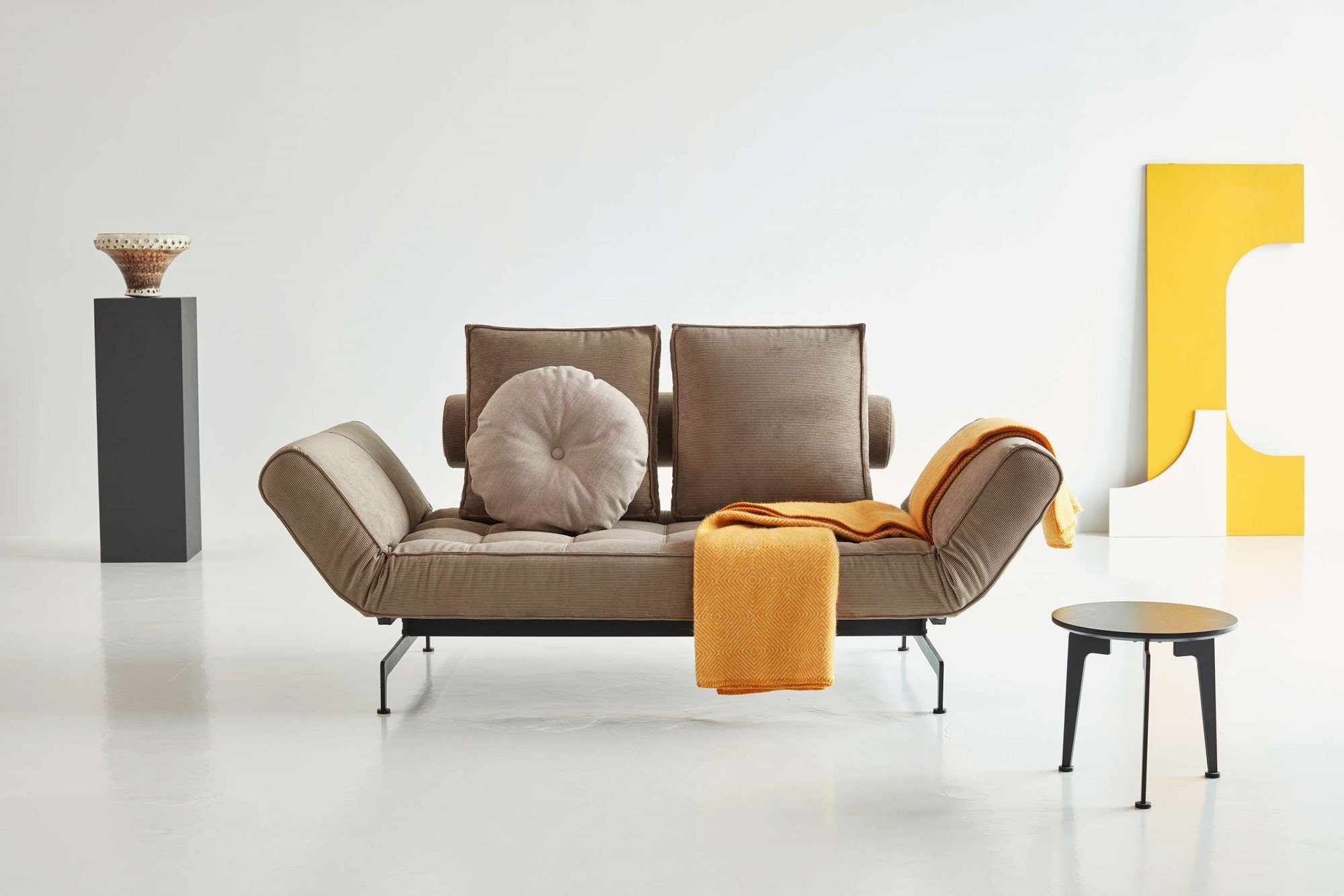 INNOVATION LIVING ™ 3-Sitzer Ghia Schlafsofa mit Taschenfederkern, Breite 210cm, Tiefe 93cm, eine große Liegefläche mit geringer Stellfläche, beidseitig abklappbar