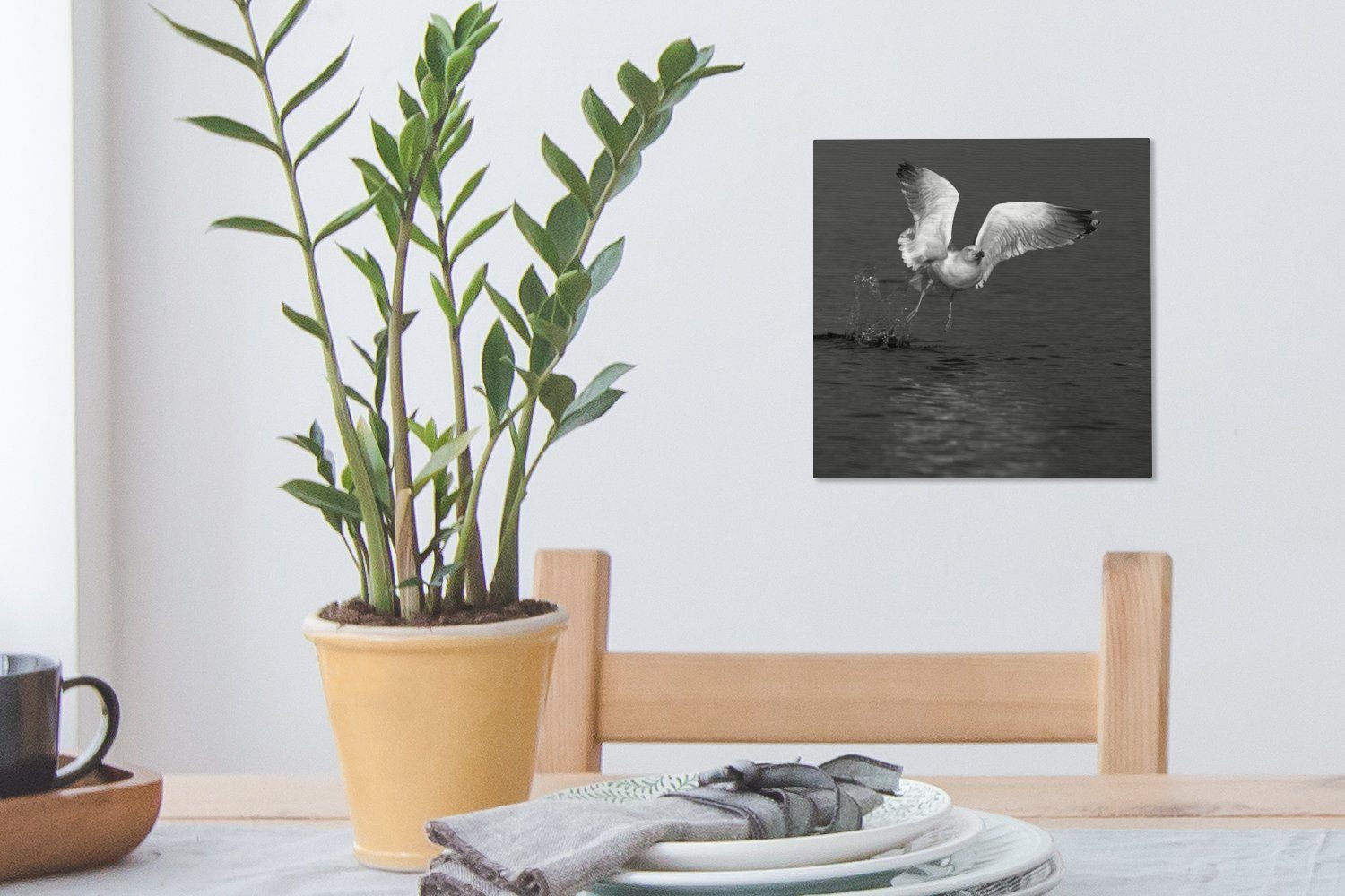 Leinwandbild Bilder Schlafzimmer Wohnzimmer OneMillionCanvasses® St), einer Flug über das Foto für -, Leinwand (1 Wasser Mantelmöwe beim Spektakuläres