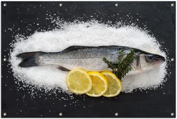Wallario Sichtschutzzaunmatten Fischmenü - Frischer Fisch auf Salz mit Zitronen