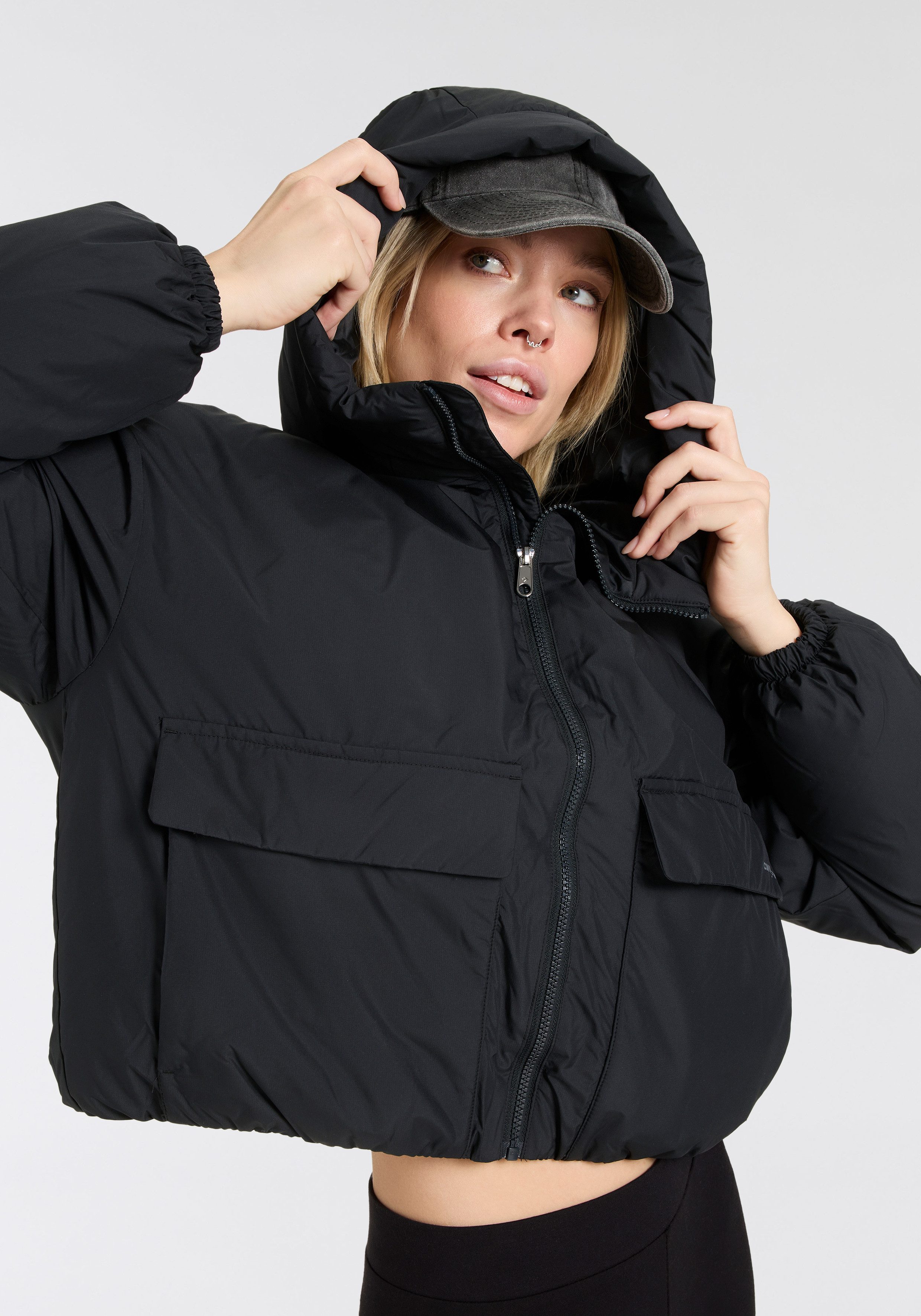 Converse Steppjacke mit Kapuze, wärmend, wasserabweisend, winddicht
