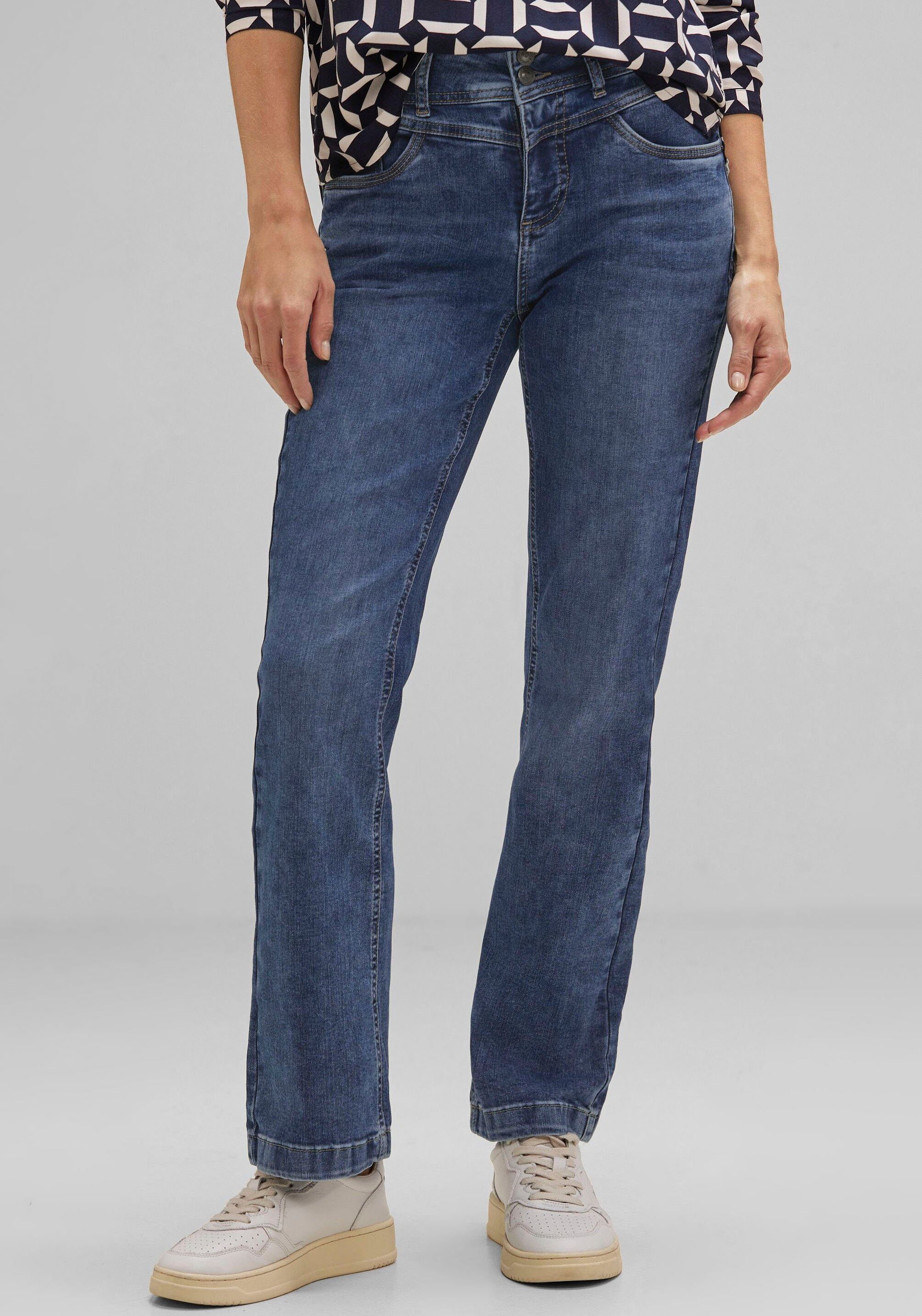 STREET ONE Bootcut-Jeans in hellblauer Waschung