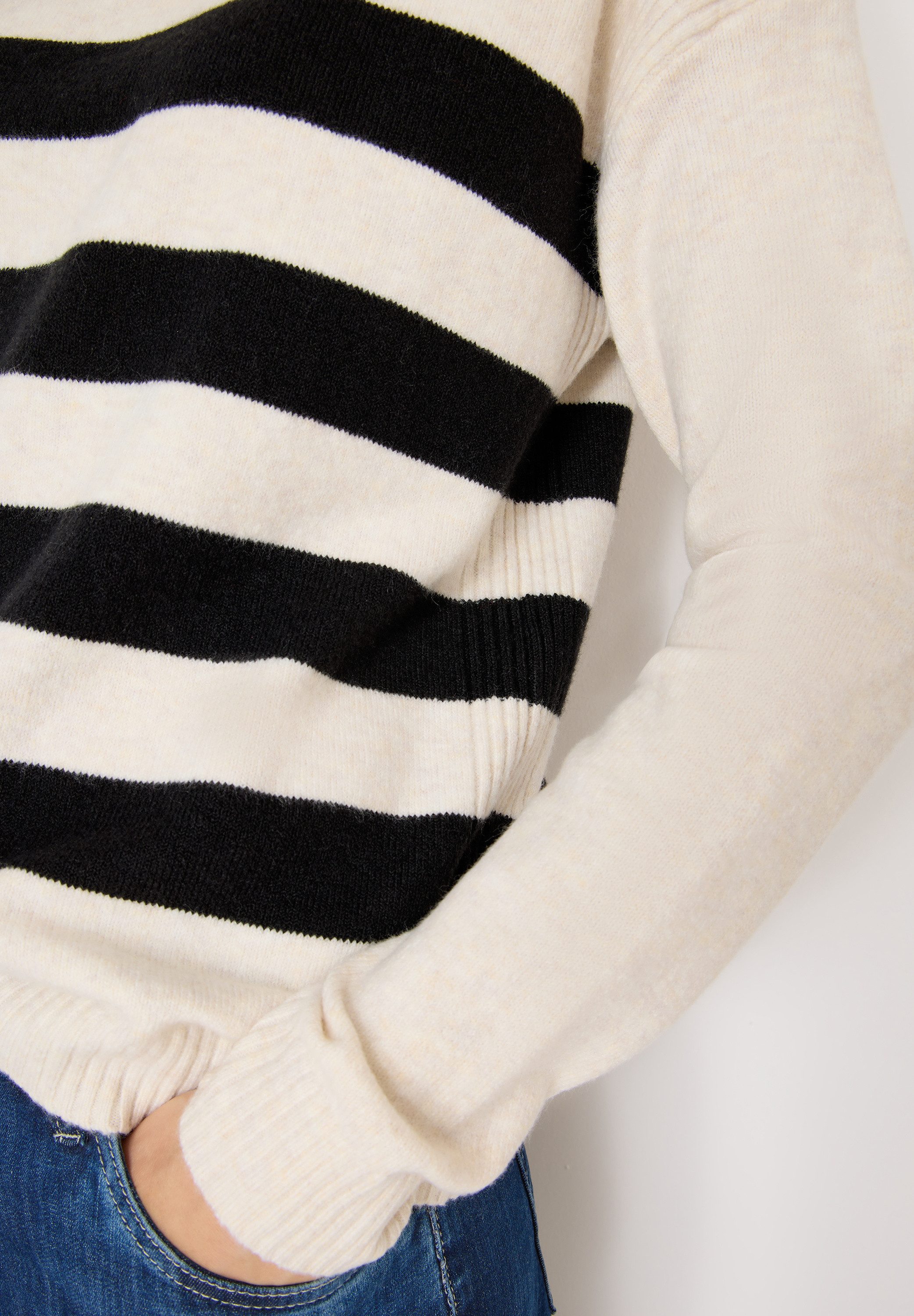 CECIL Rollkragenpullover mit Colorblocking-Streifen und großem Kragen