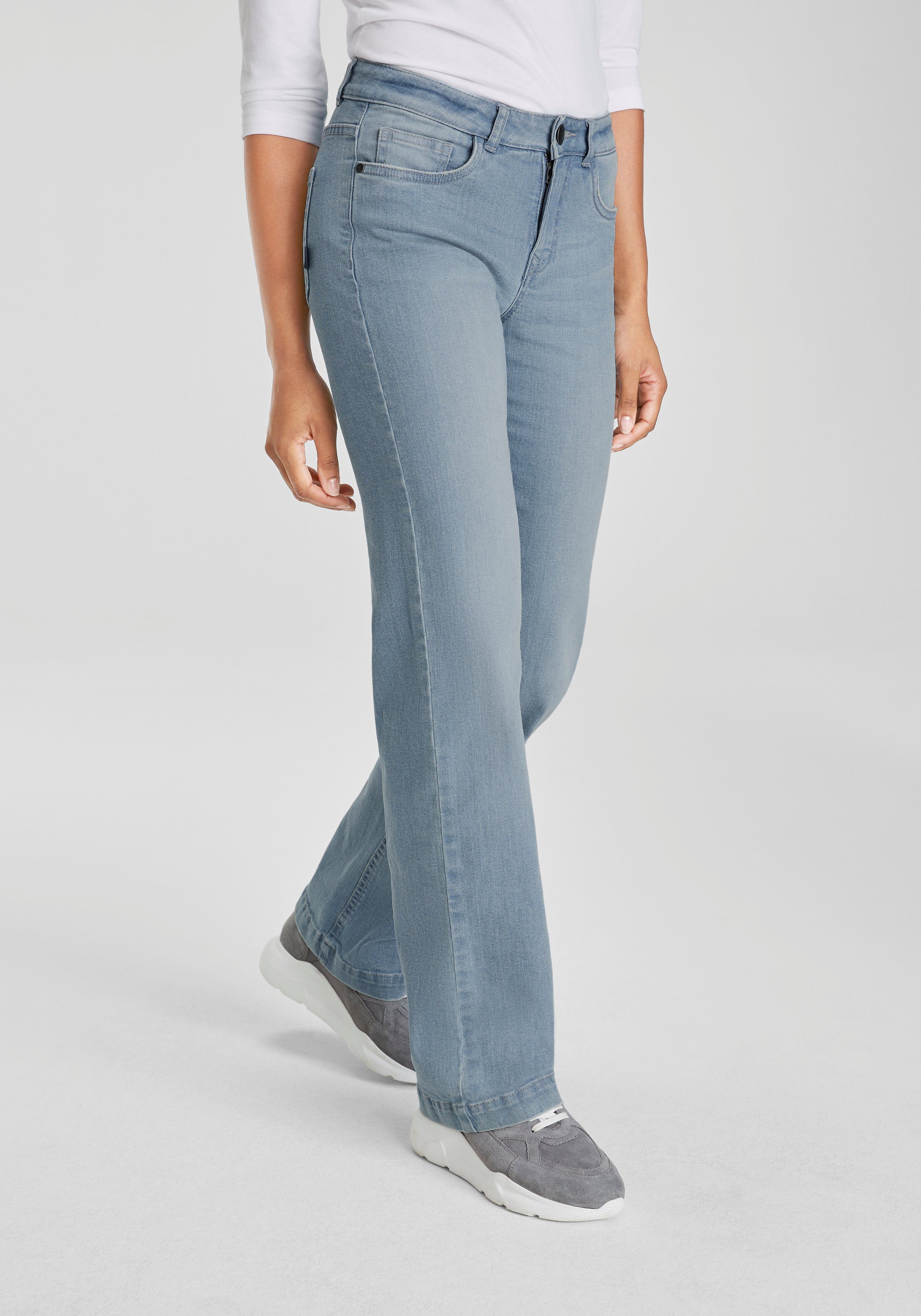 Arizona Gerade Jeans weite Beinform, Used-Look-Waschung, günstig online kaufen