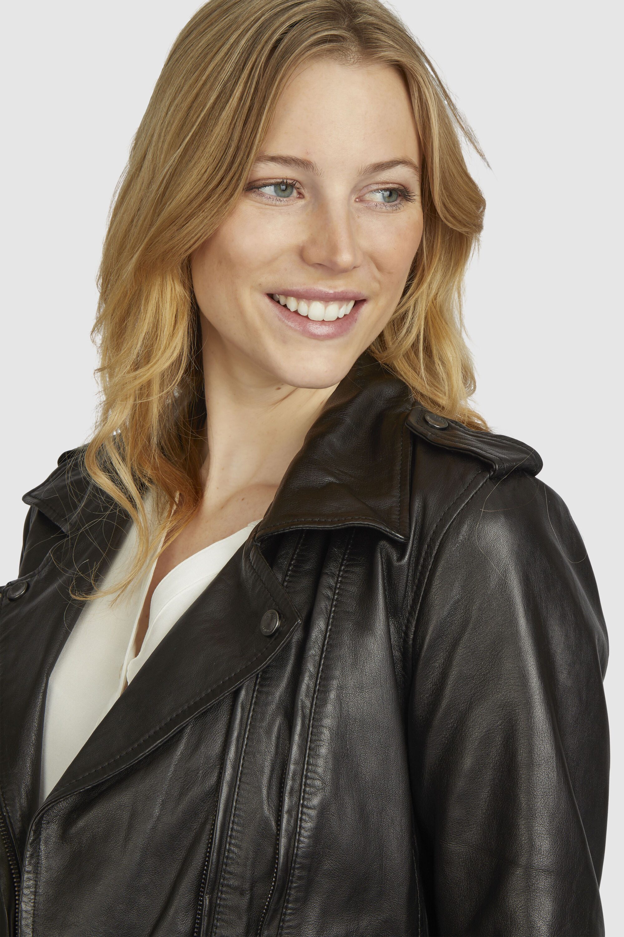 bugatti Lederjacke BULady-103 (1-St) aus hochwertigem Leder