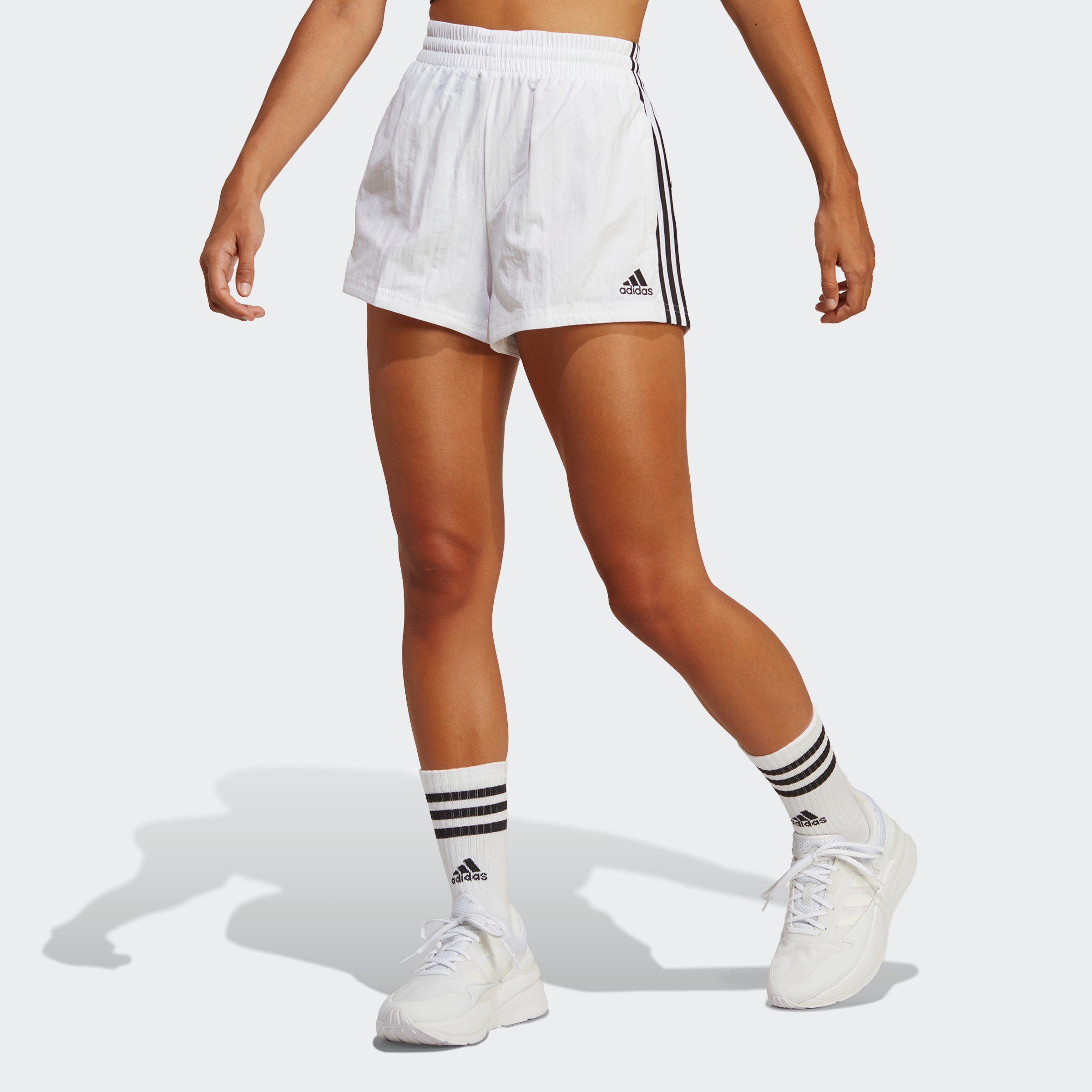 adidas Sportswear Shorts ESSENTIALS 3-STREIFEN WOVEN (1-tlg)