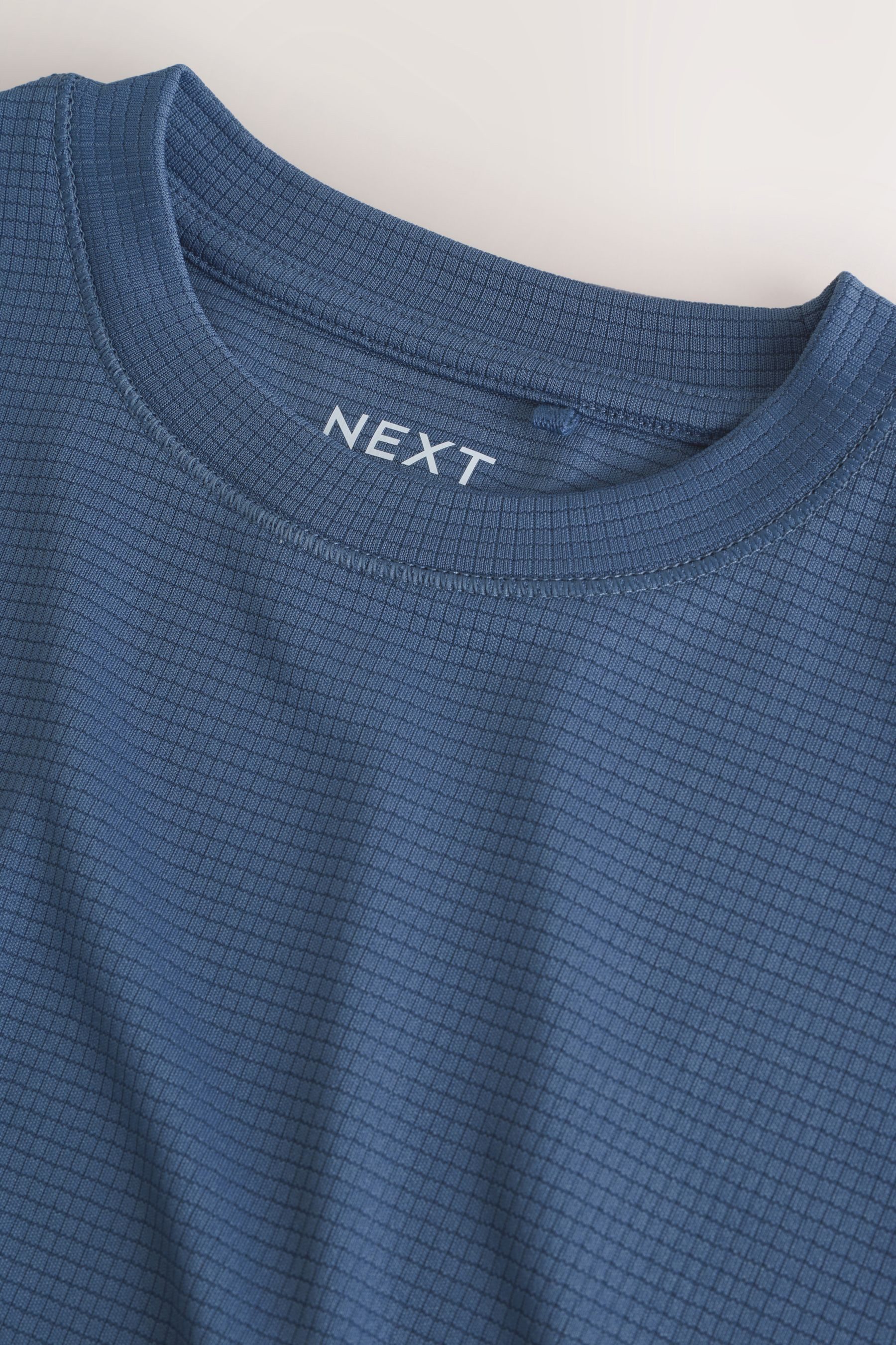 Next T-Shirt & Shorts Set aus sportlichem T-Shirt und Shorts (2-tlg)