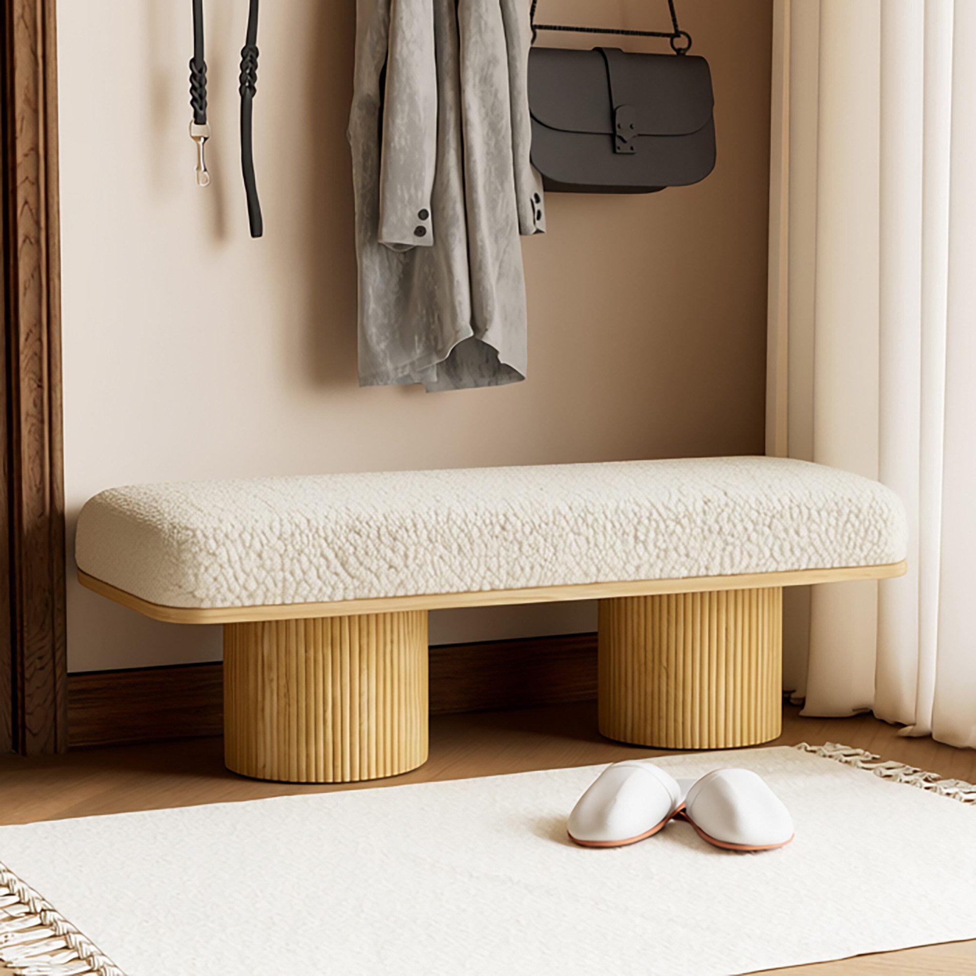 REDOM Polsterbank Fluffy Bank 122 cm, Teddyfleece, Cremefarbe, Echtholzsockel (Packung, 1-St., Gepolsterter Ottoman für Schlafzimmer & Eingangsbereich), Weicher Sitz im Cremestil für gemütliche Atmosphäre