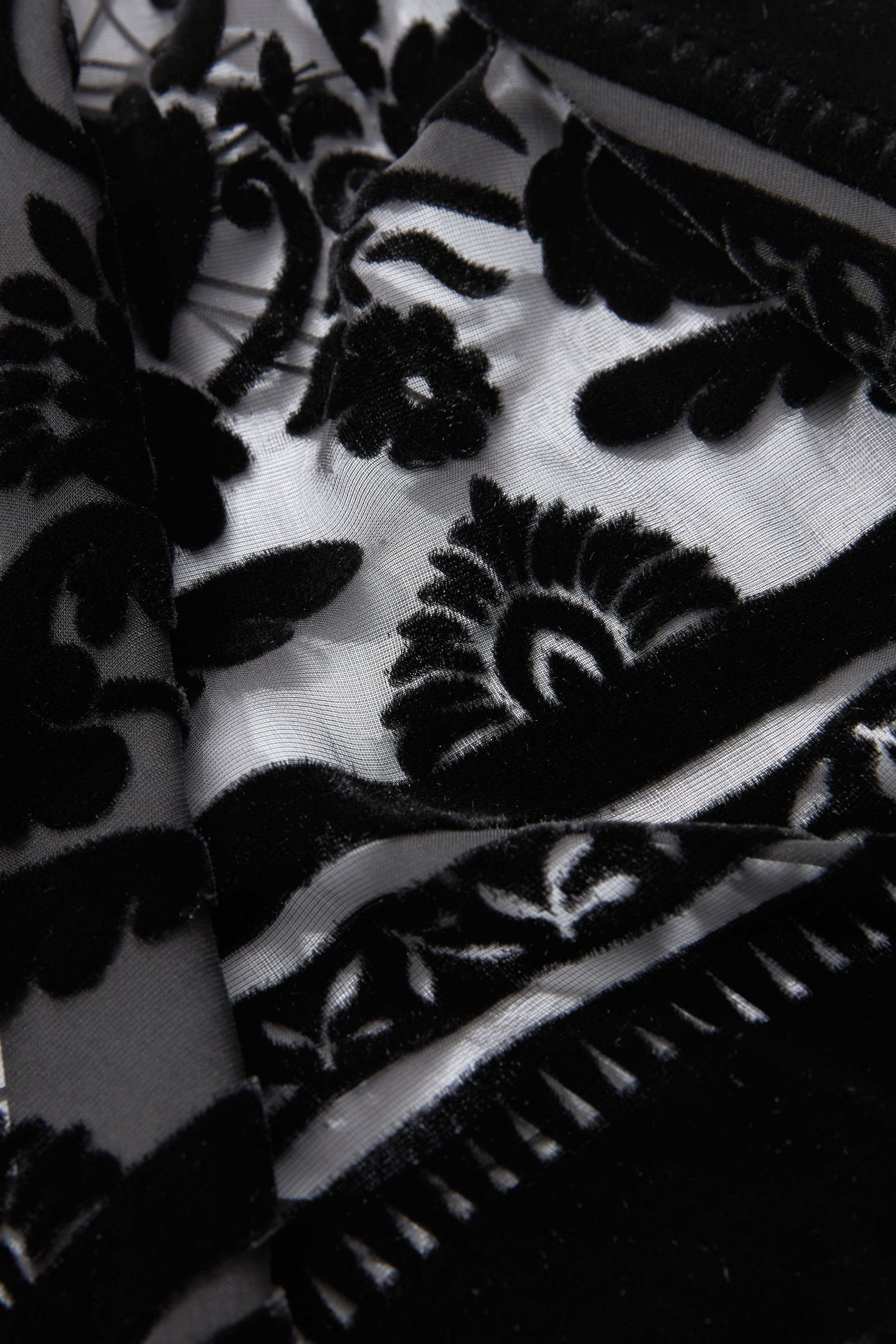 Black Next mit (1-tlg) Seidenanteil und Kimono-Samtjacke Blusenkimono Fransen