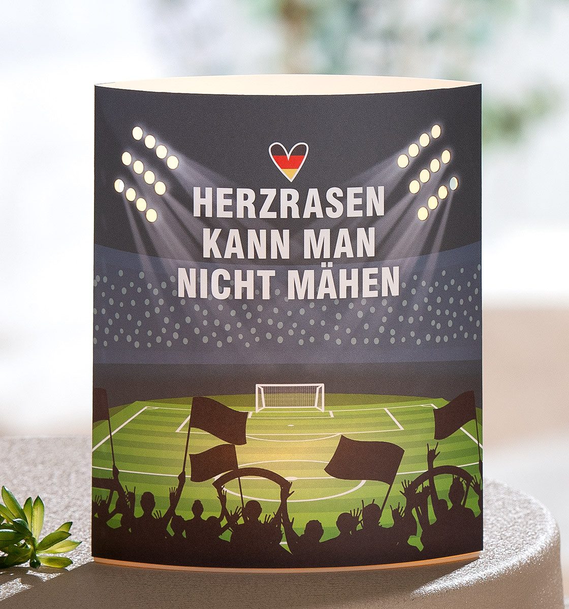 GILDE LED Nachttischlampe LED Dekoleuchte Fußball Arena Herzrasen moderne Tischleuchte WM 2026