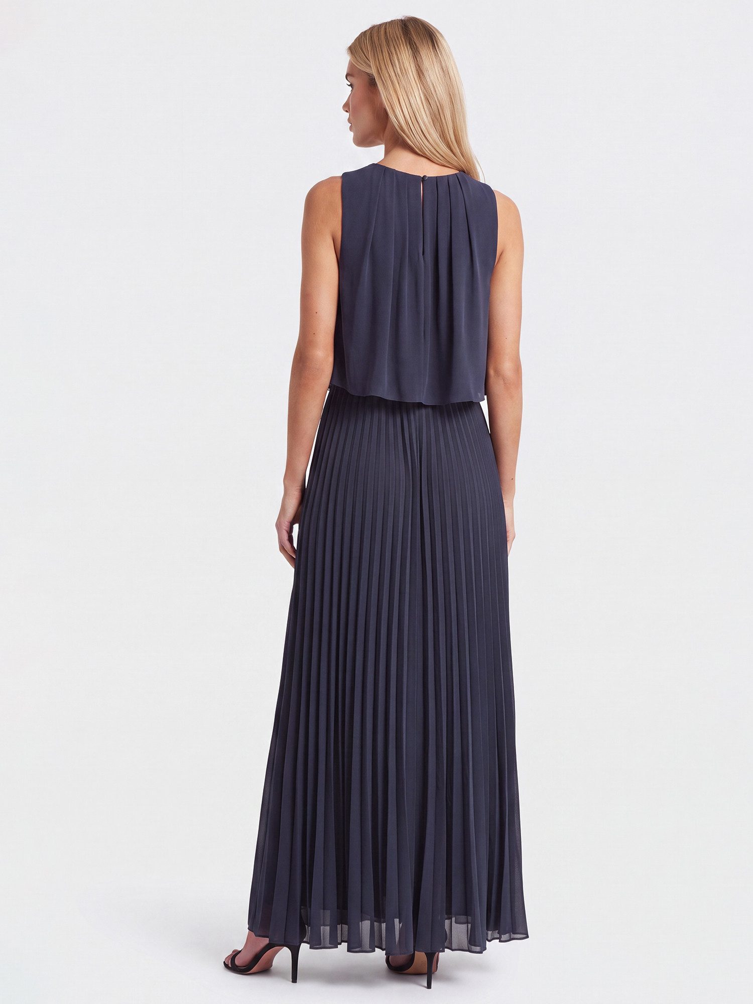 Apart Abendkleid mit Plisseerock