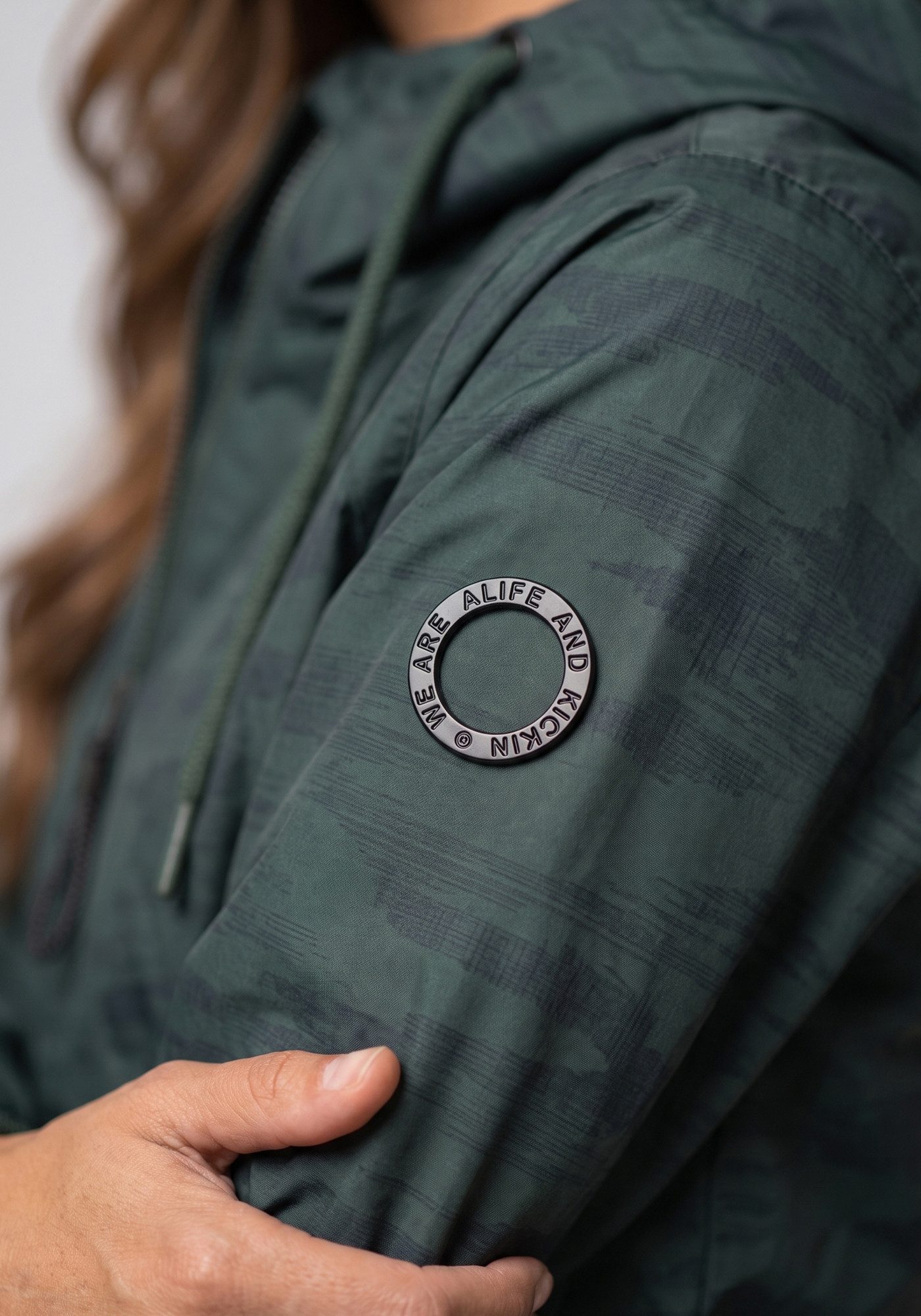 Alife & Kickin Outdoorjacke LILOUAKB aus Polyester, wasserabweisend, normale Passform, mit Reißverschluss – Bild 4 von 5