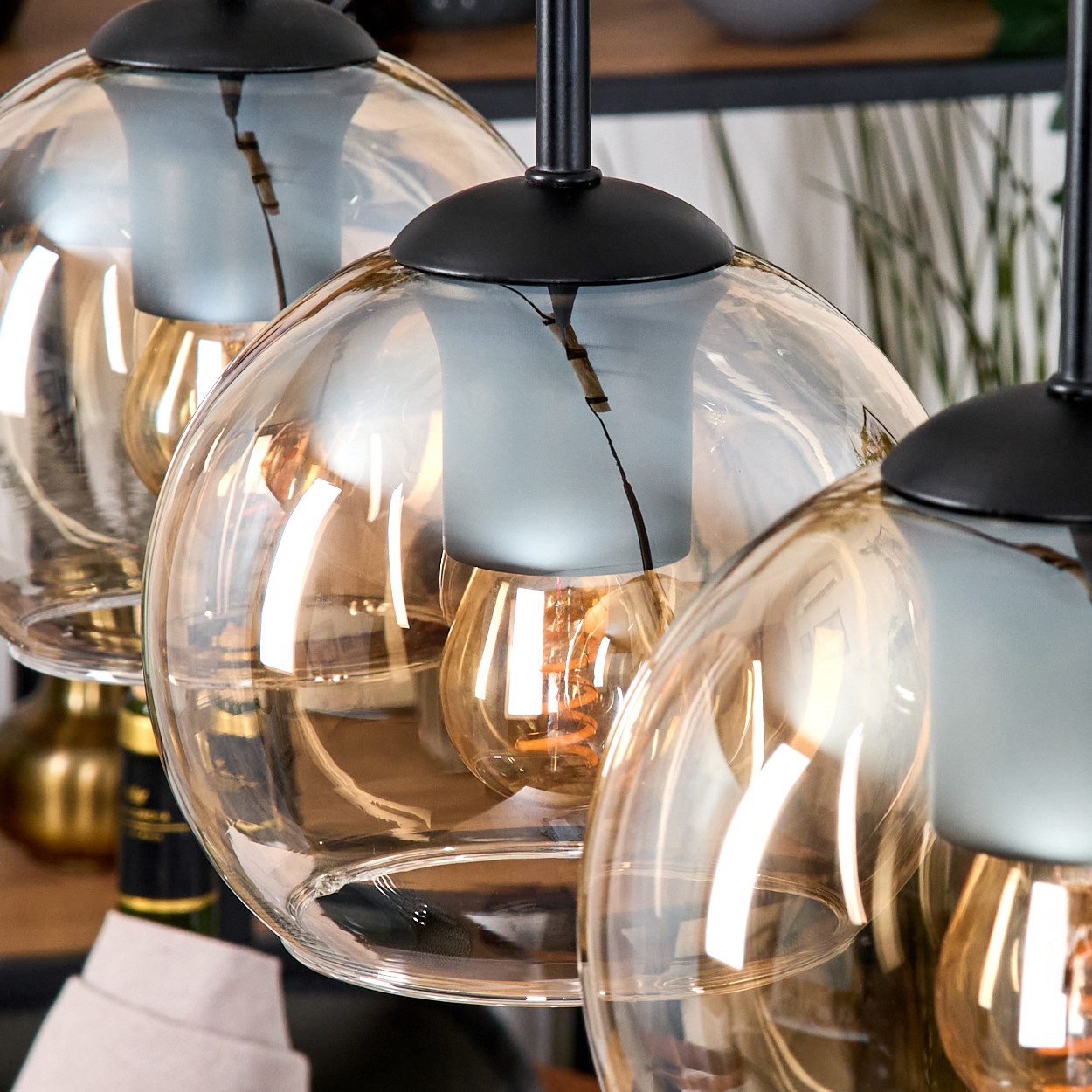 hofstein Hängeleuchte Hängelampe aus Metall/Holz/Glas in Schwarz/Natur/Bernstein/Klar, ohne Leuchtmittel, moderne Pendelleuchte im Boho/Retro-Design mit Holzstab, 3 x E27