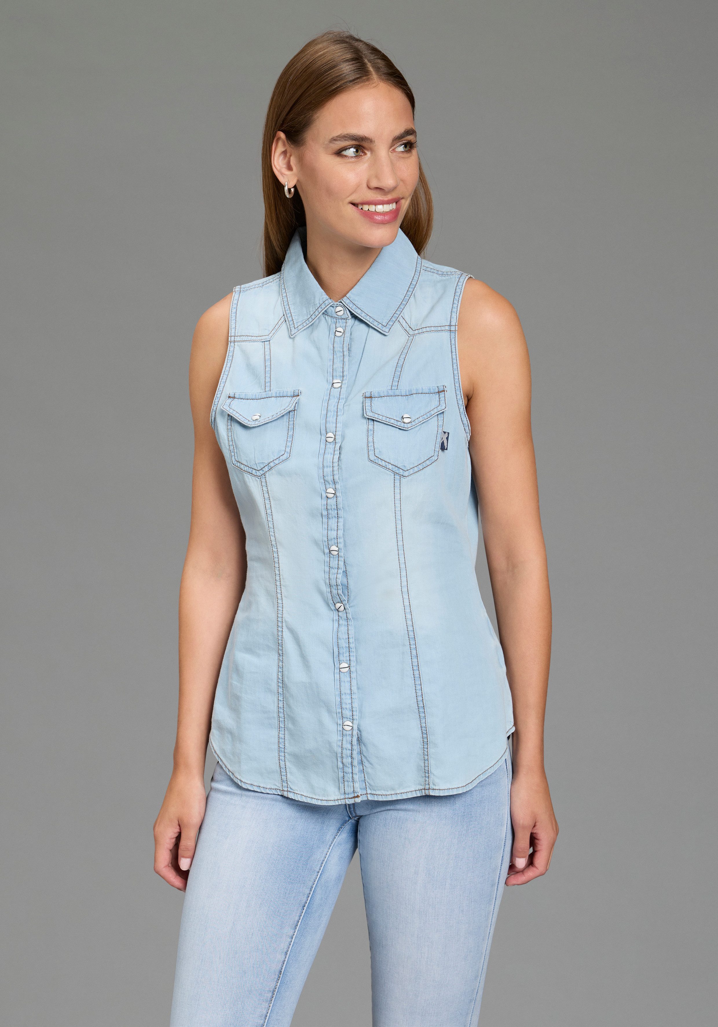 Arizona Jeansbluse mit Knöpfen in Perlmuttoptik – Bild 3 von 5