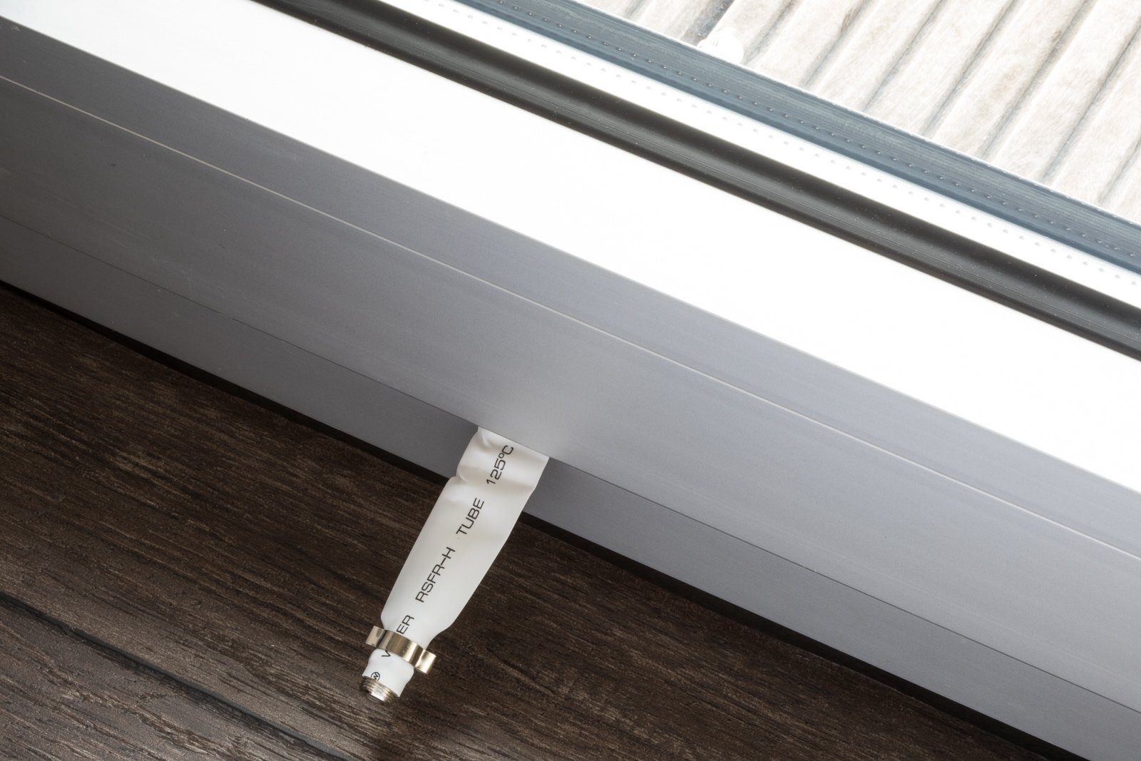 Poppstar SAT Fensterdurchführung SAT Kabel flach SAT-Kabel, (21.5 cm), 21,5cm Durchführung 2mm ultra-flach, Kupplungen 8x F-Stecker, weiß – Bild 5 von 5