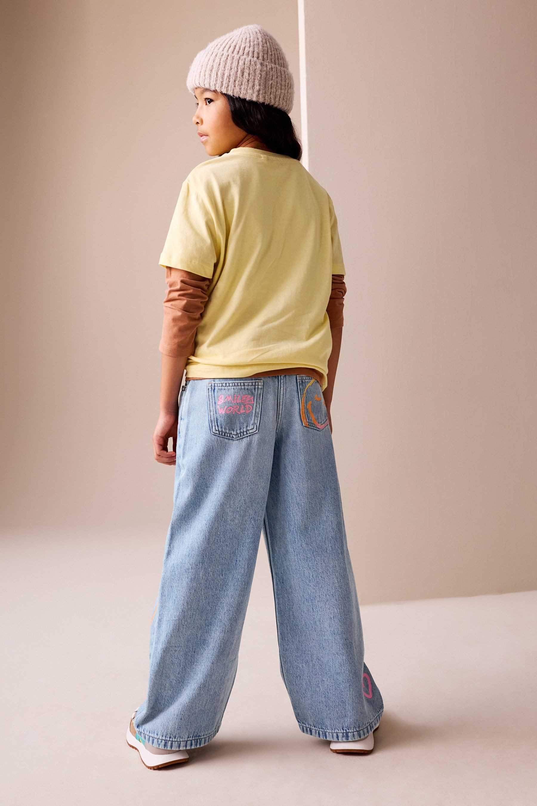 Next Weite Jeans SmileyWorld® Jeans mit weitem Bein und Print (1-tlg)