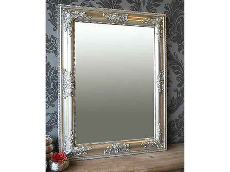 möbelando Barockspiegel »Bonny«, Traumhafter Spiegel in antik-silber mit wunderschönen Verzierungen. Breite 65 cm, Höhe 50 cm, Tiefe 3 cm. Holzrahmenbreite ca. 7 cm.
