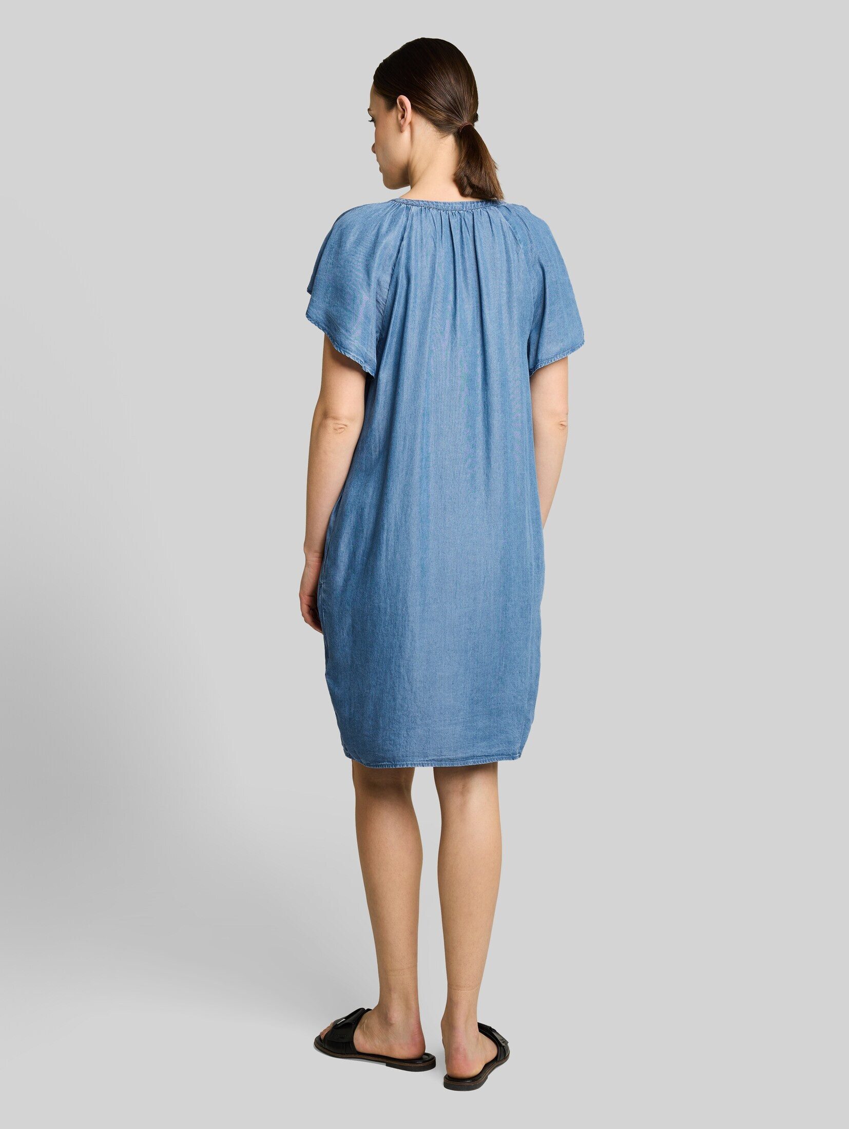 TOM TAILOR Sommerkleid Kleider & Jumpsuits Loose Fit Kleid mit Quasten