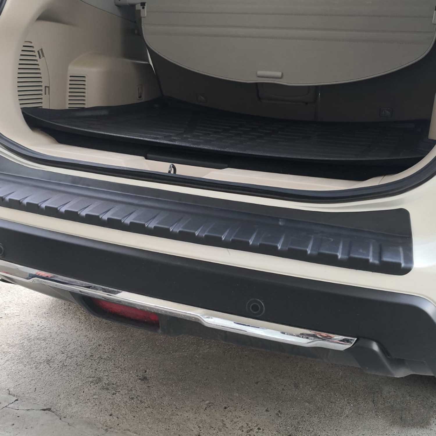 OMAC Ladekantenschutz für Nissan X-Trail T32 2017-2021 Schwarz ABS, Zubehör für Nissan X-Trail T32 2017-2021, Langlebig,Einfache Reinigung,Einfache Installation,Rostbeständig