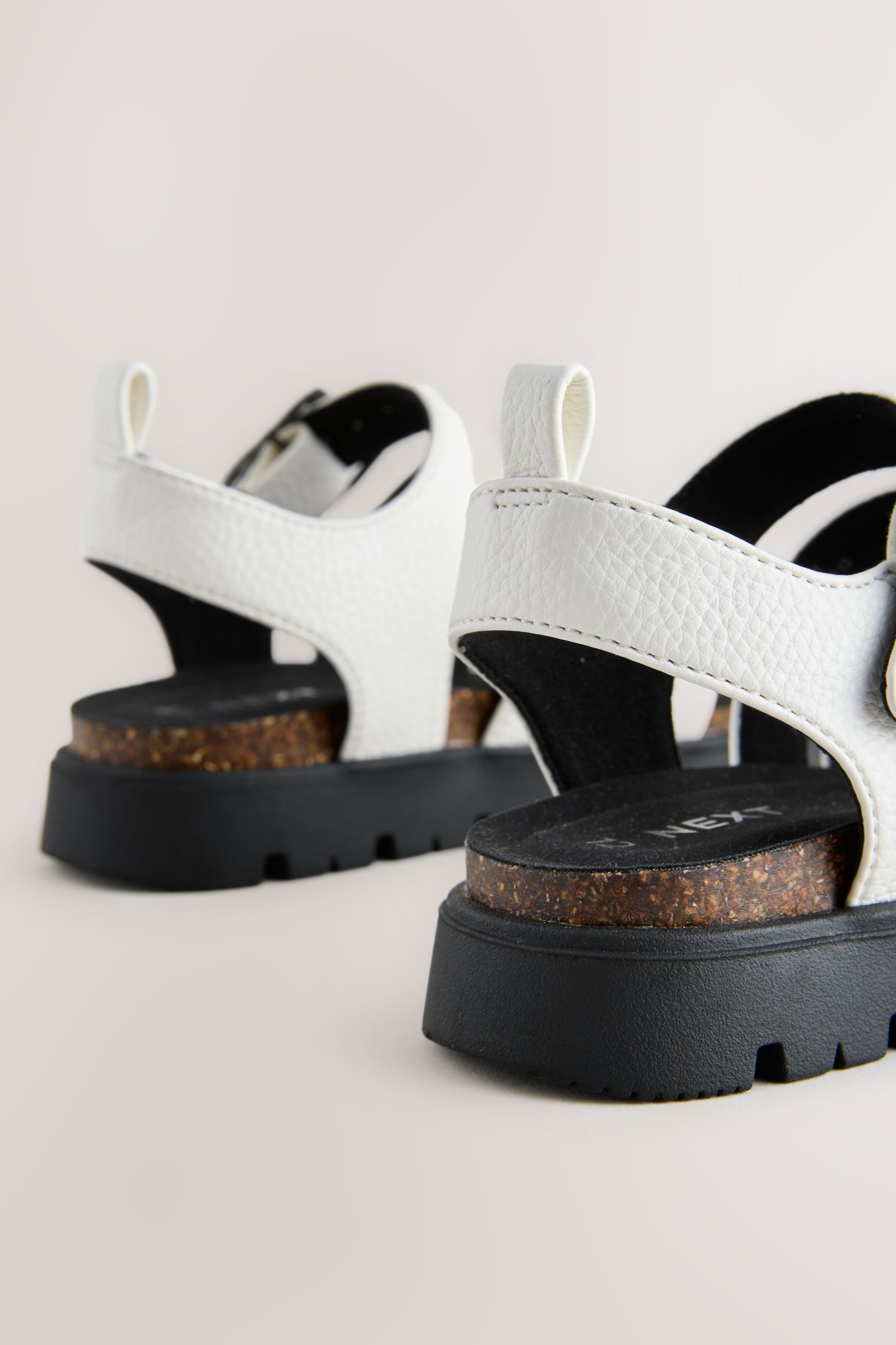 Next Robuste Sandalen Sandale (1-tlg)