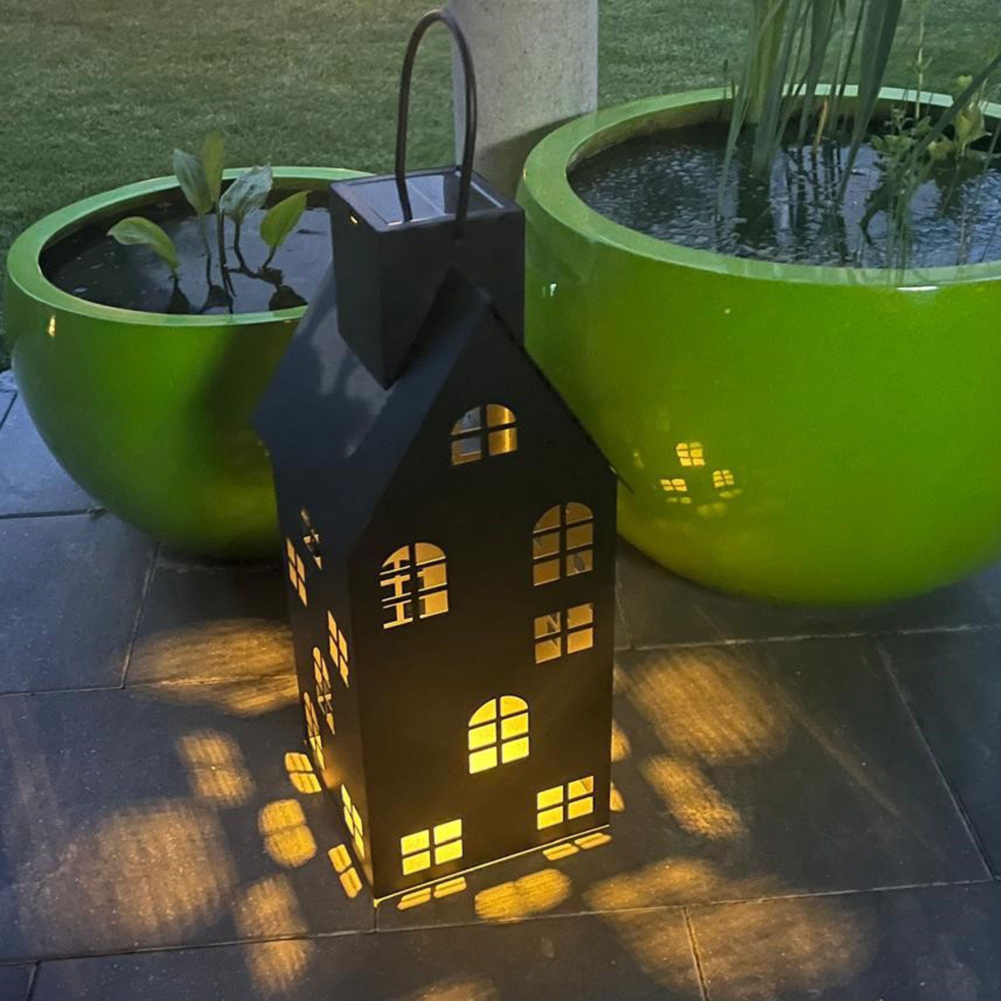 UNUS GARDEN LED Solarleuchte Metall-Häuser groß, Metallhaus Laterne Windlicht Garten Eingang Teelichthaus Dekolicht – Bild 4 von 5