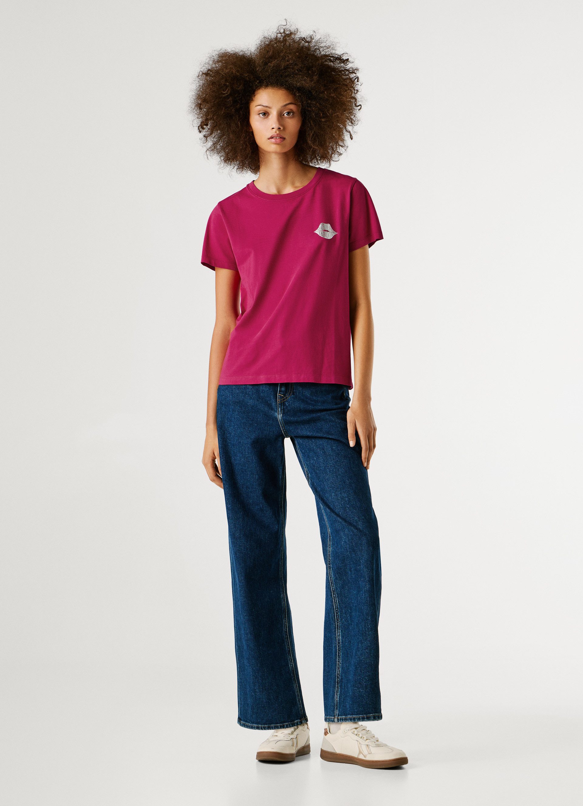 Pepe Jeans T-Shirt BRULE mit Runhals, kleiner Print auf der Brust – Bild 5 von 5
