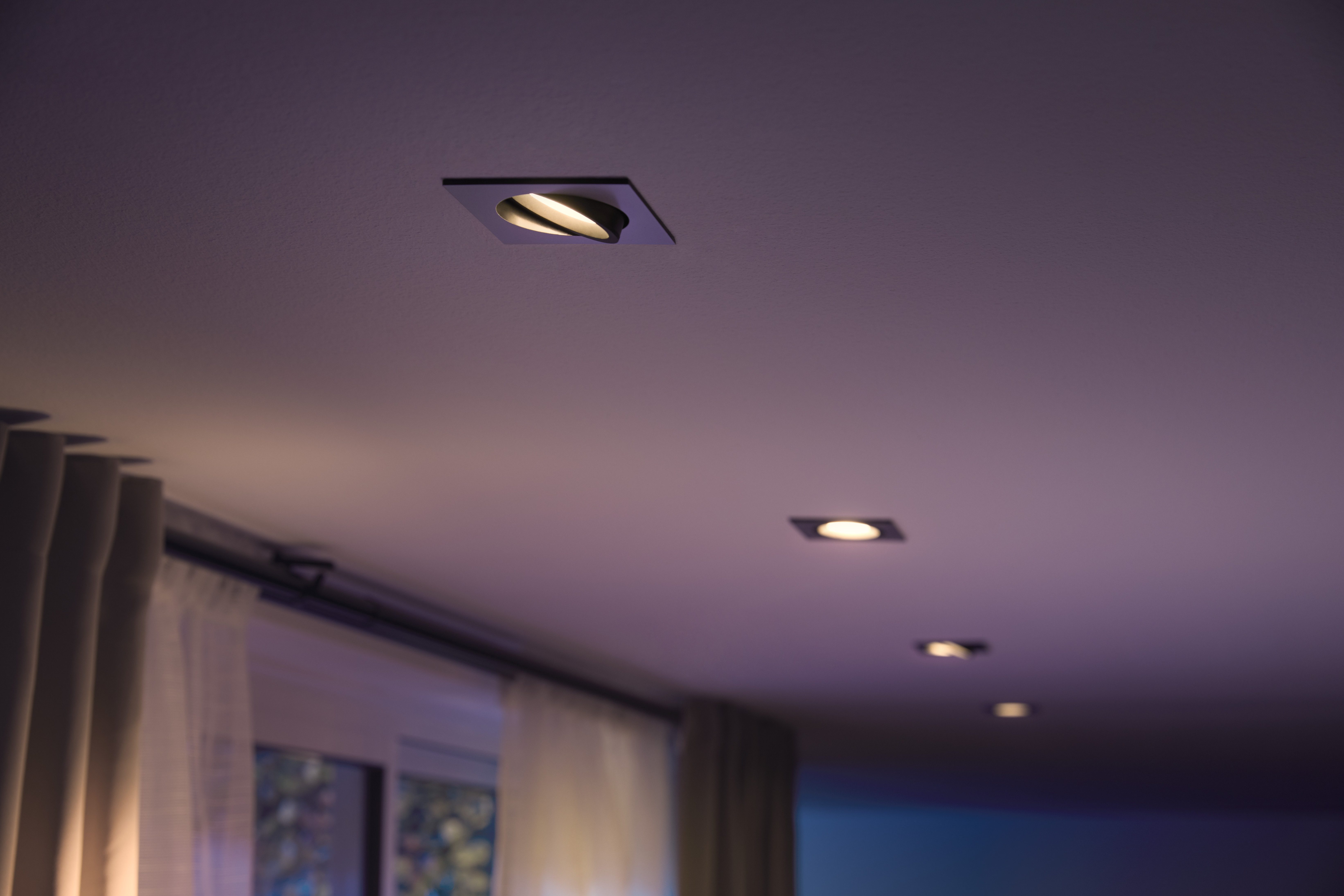 Philips Hue LED Einbauleuchte White & Color Ambiance Centura Einbauspot eckig, Abschaltautomatik, Bluetooth, CCT - über Fernbedienung, Dimmfunktion, Farbsteuerung, Farbwechsel, Leuchtdauer einstellbar, Memoryfunktion, Nachtlichtfunktion, RGB, Smart Home, Timerfunktion, dimmbar über Fernbedienung, erweiterbar, mehrere Helligkeitsstufen, LED wechselbar, RGB