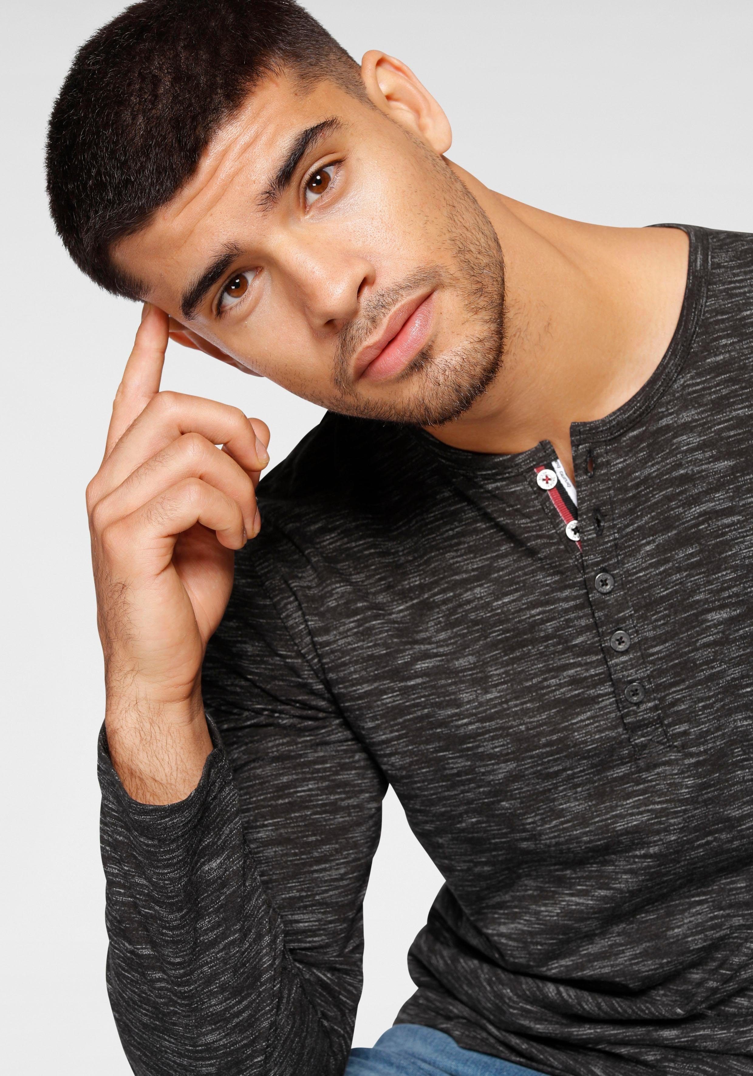 Bruno Banani Langarmshirt schmale Passform, melierte Optik und Druck