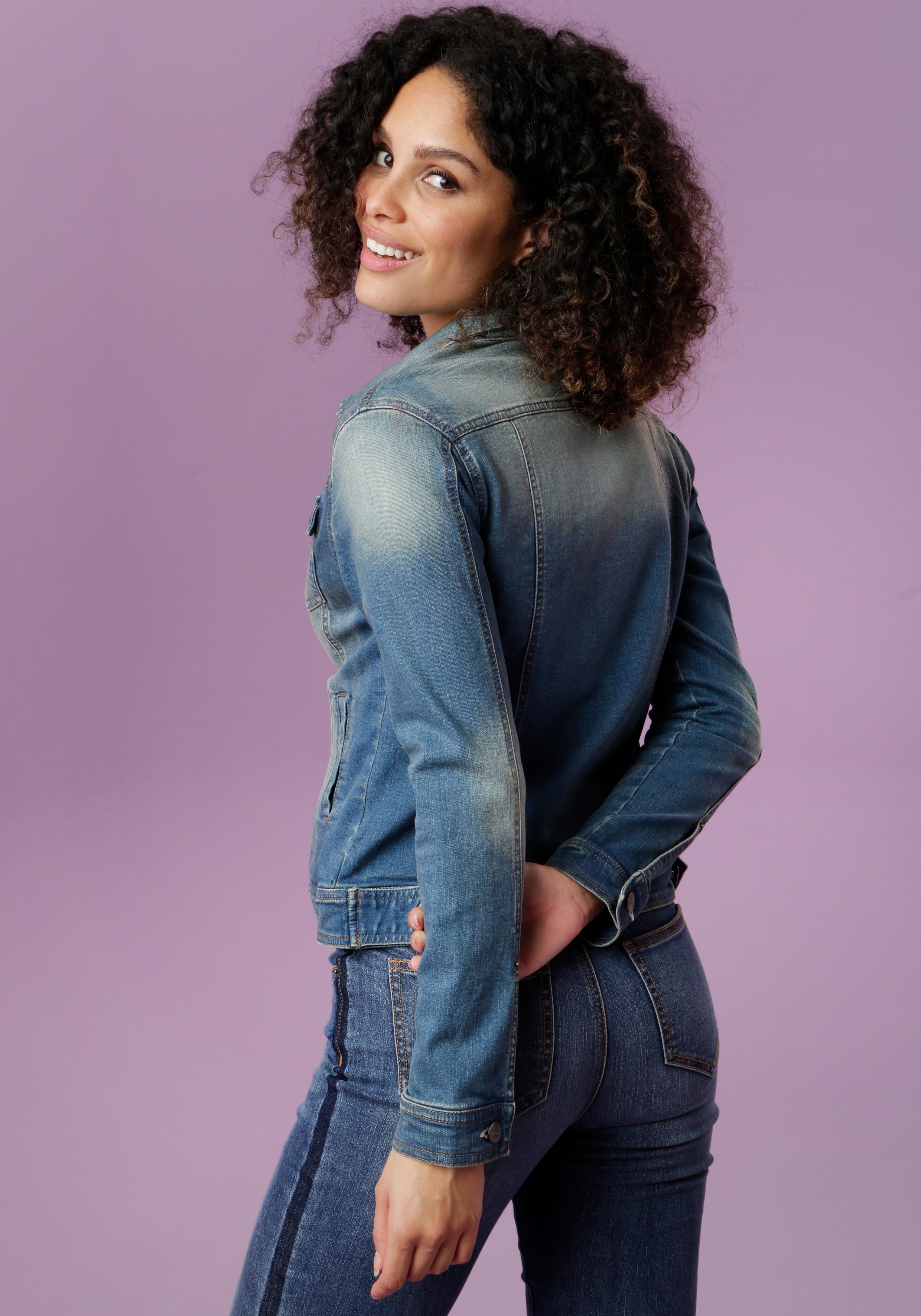 Aniston CASUAL Jeansjacke in Used-Waschung günstig online kaufen