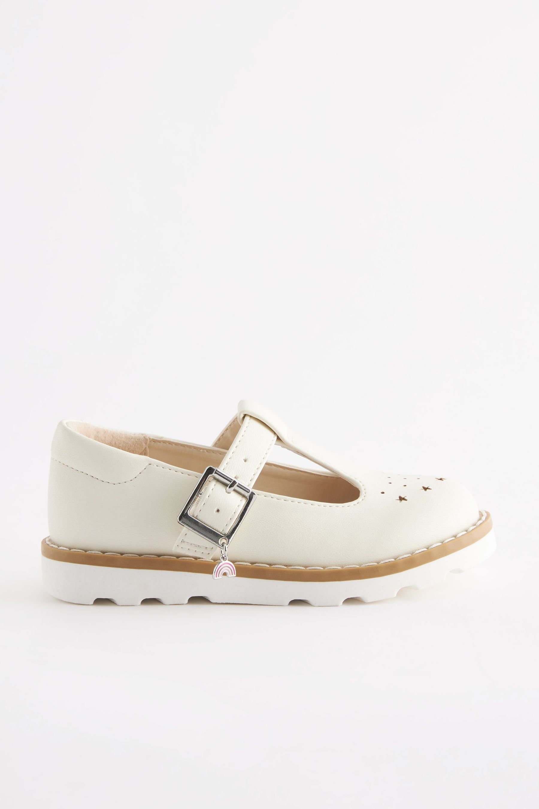 Next Schuhe mit T-Steg T-Strap-Sandale (1-tlg) White