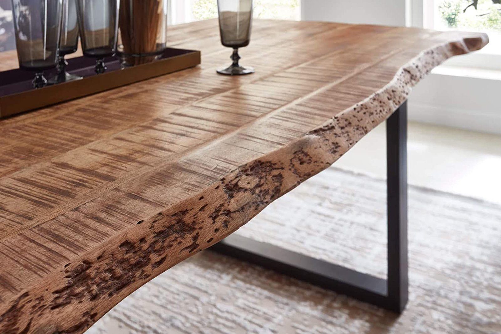 SAM® Baumkantentisch Elvas, massives Mangoholz, Baumkante, Metallgestell U-Form