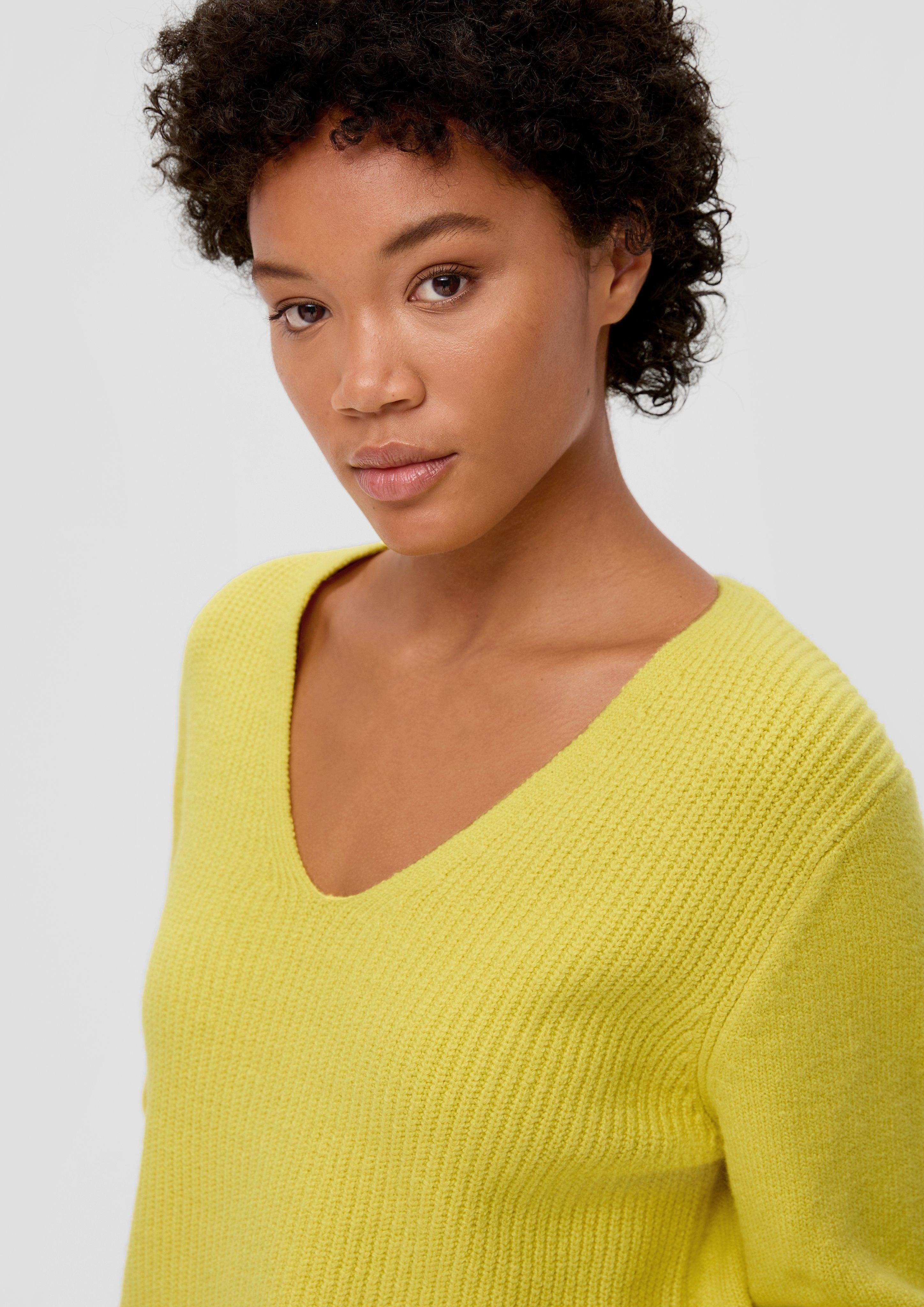 s.Oliver Strickpullover Strickpullover mit V-Ausschnitt gelb