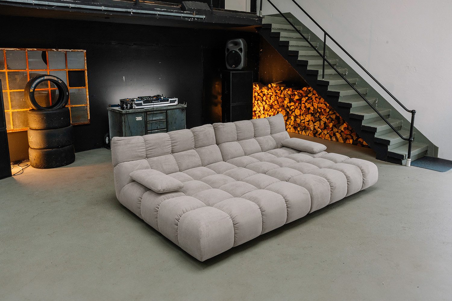 KAWOLA Big-Sofa VIVIEN Riesensofa Cord - Entspannung pur - Modernes Wohnen, XXL Couch mit Feincord Bezug – Maximaler Komfort, Top Design