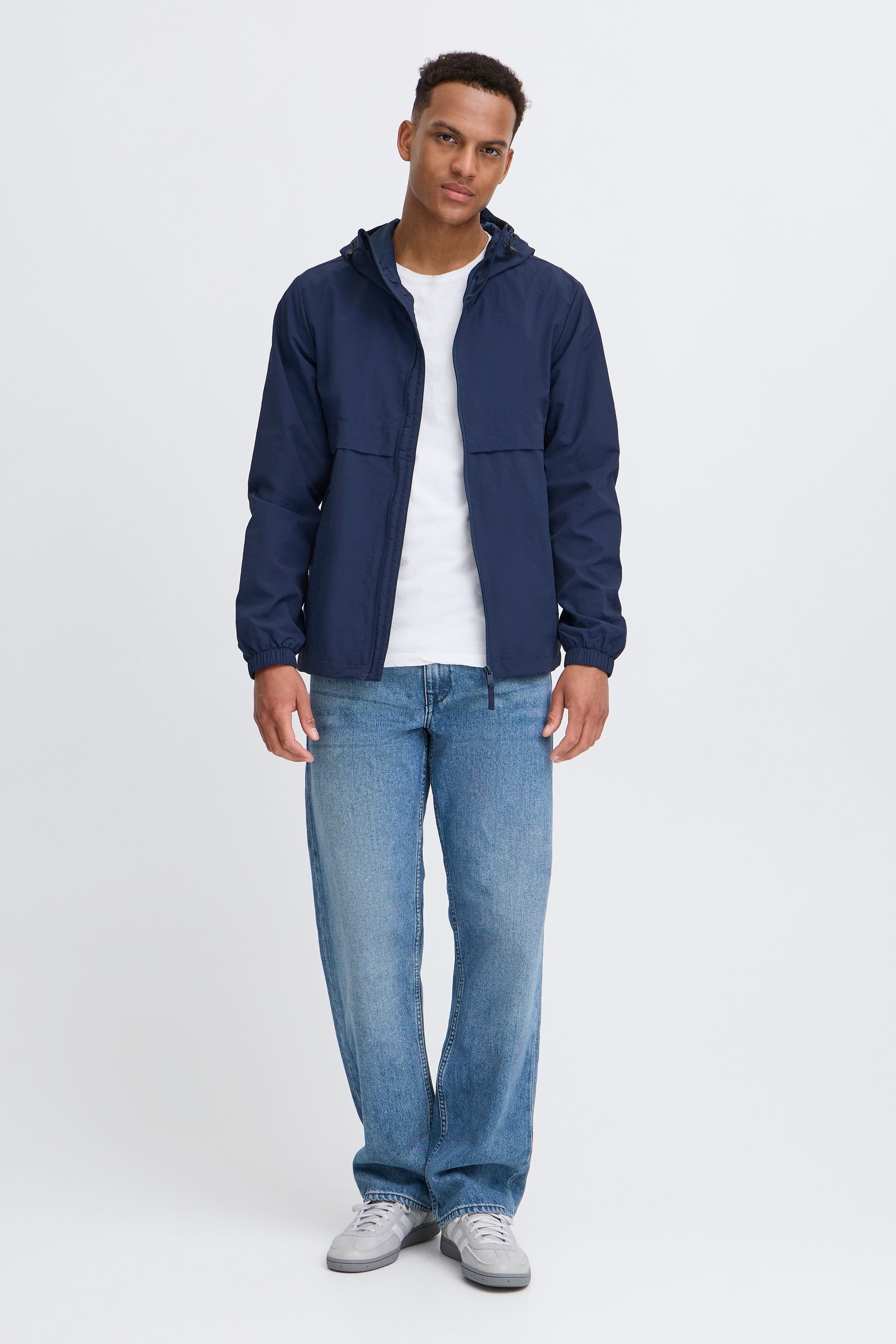 Blend Windbreaker BHVini (1-St) Klassischer Windbreaker mit Taschen