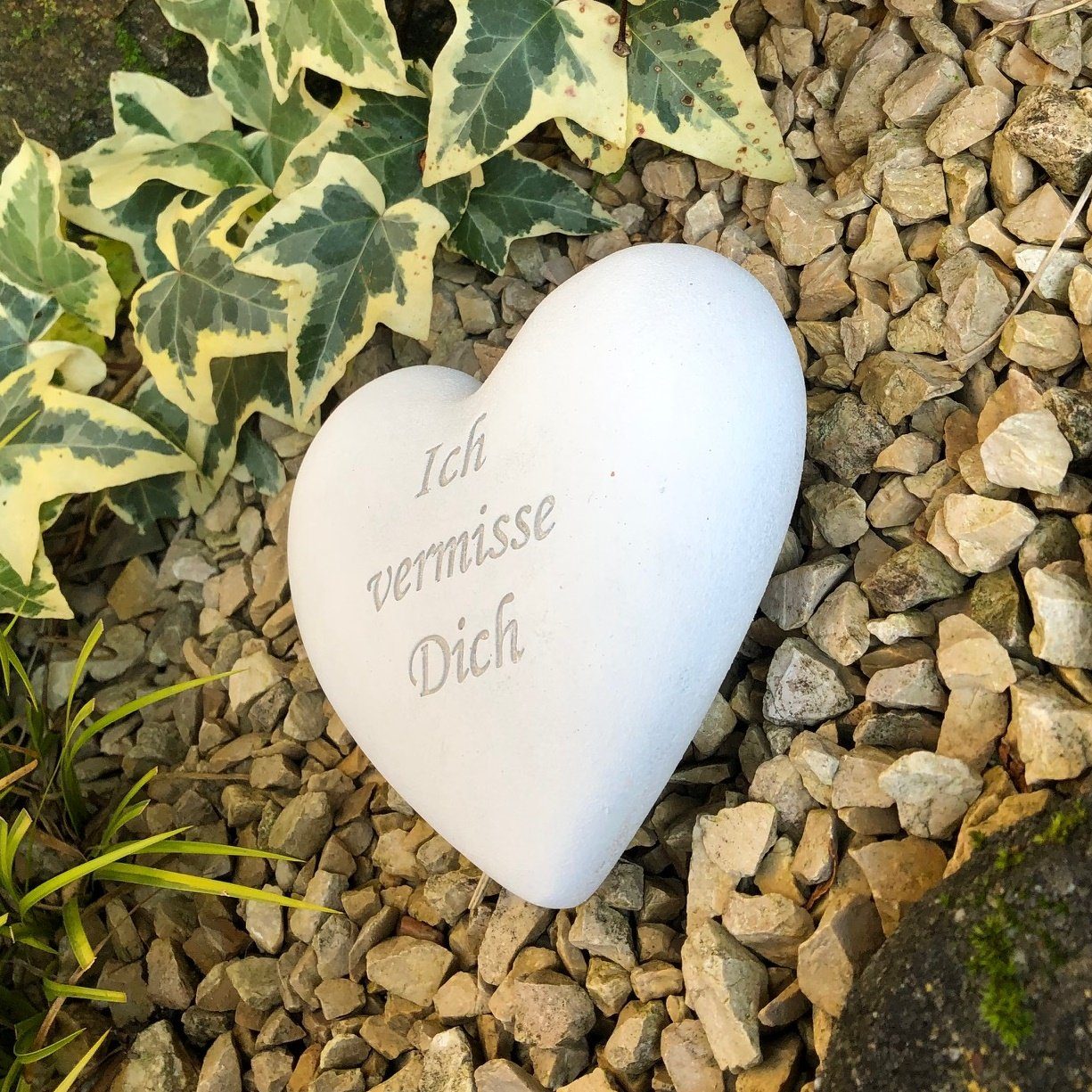 Radami Gartenfigur Grabherz Spruch "Ich vermisse Dich" 12cm,580g weiß günstig online kaufen