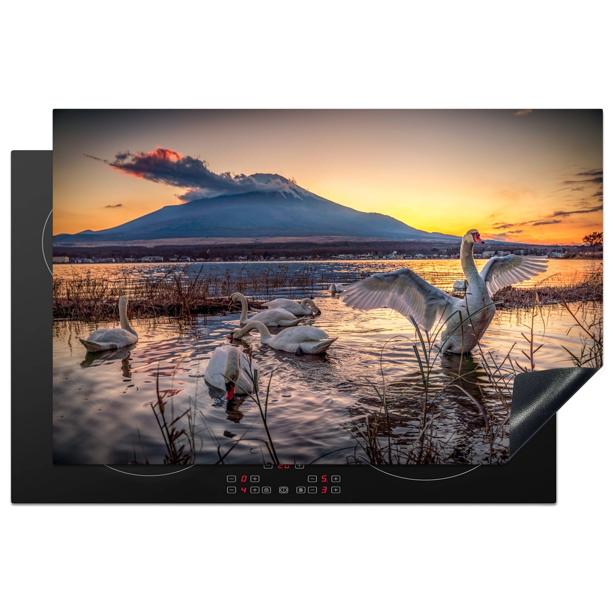 MuchoWow Herdblende-/Abdeckplatte Schwäne schwimmen in einem See in der Nähe des Mount Fuji in Japan, Vinyl, (1 tlg), 81x52 cm, Induktionskochfeld Schutz für die küche, Ceranfeldabdeckung