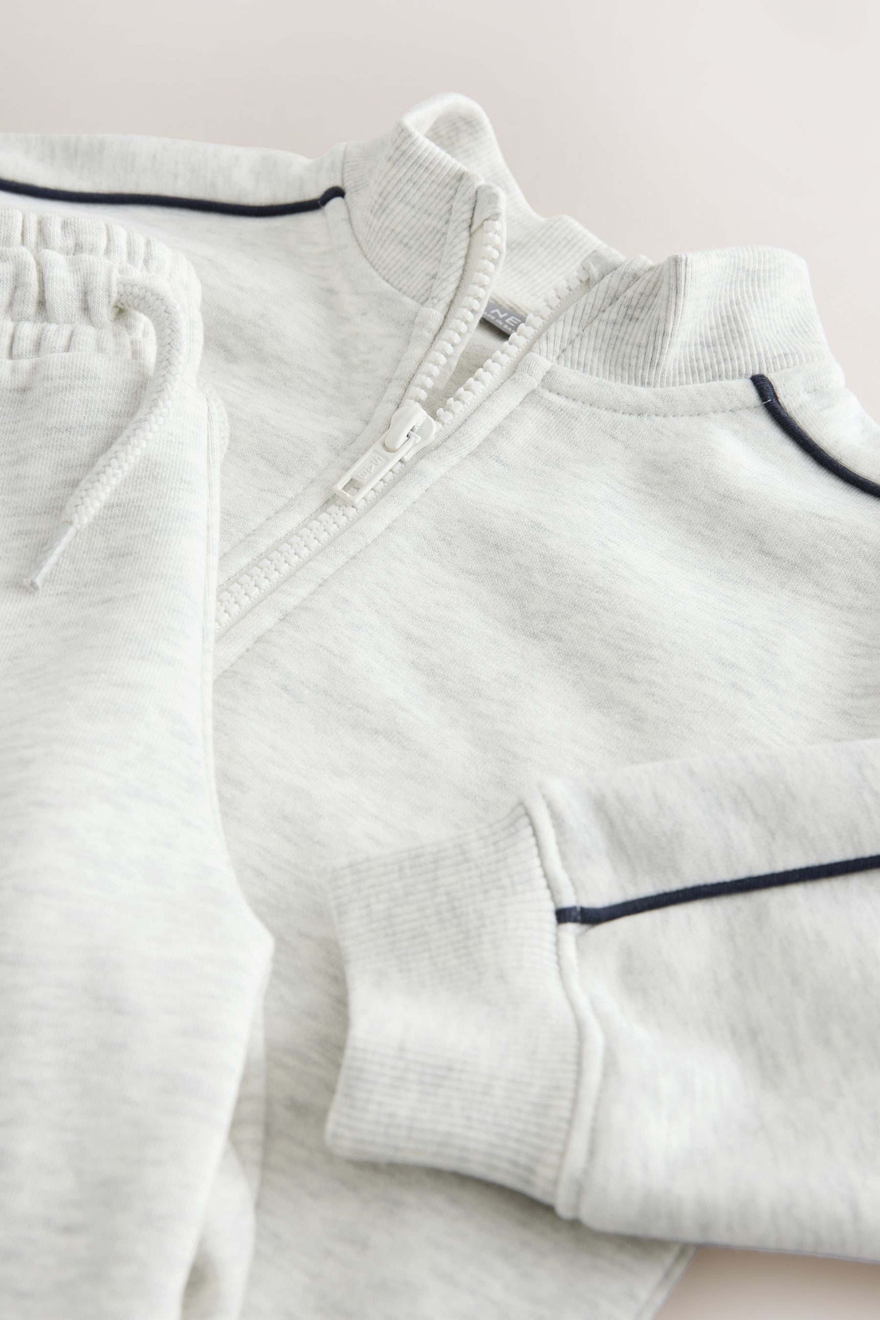 Next Sweatanzug Reißverschlussjacke und Jogginghose im Set (2-tlg) – Bild 4 von 5
