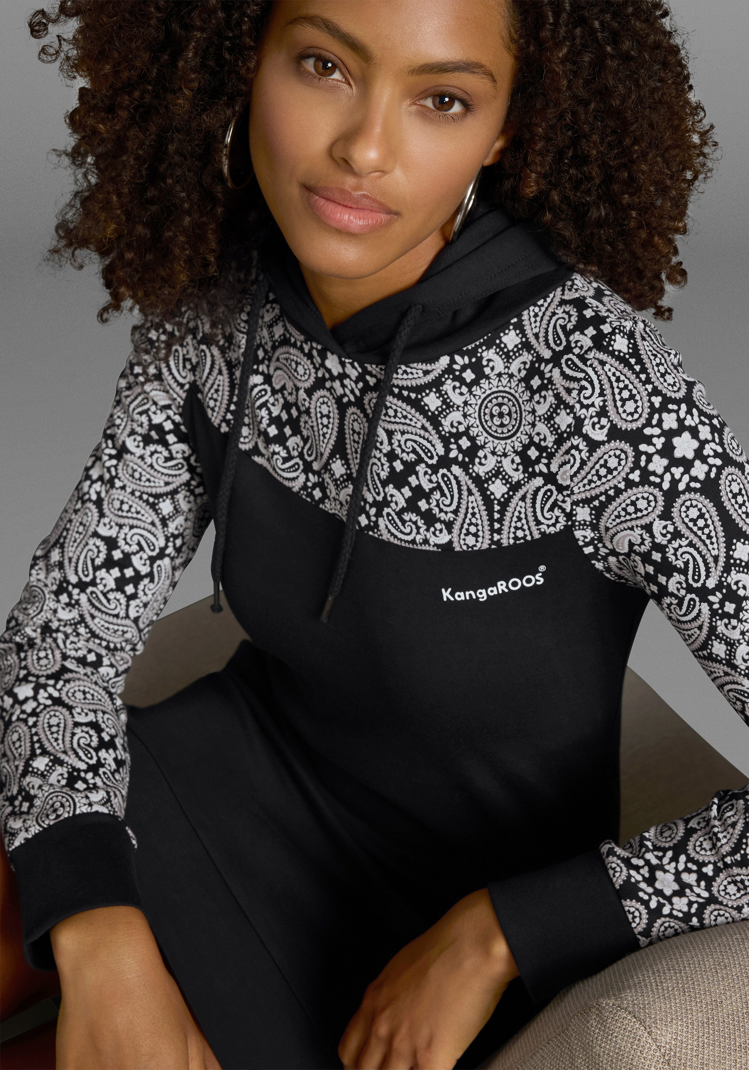 KangaROOS Sweatkleid Mini-Länge, sportlicher Stil, aus Baumwolle, langärmlig