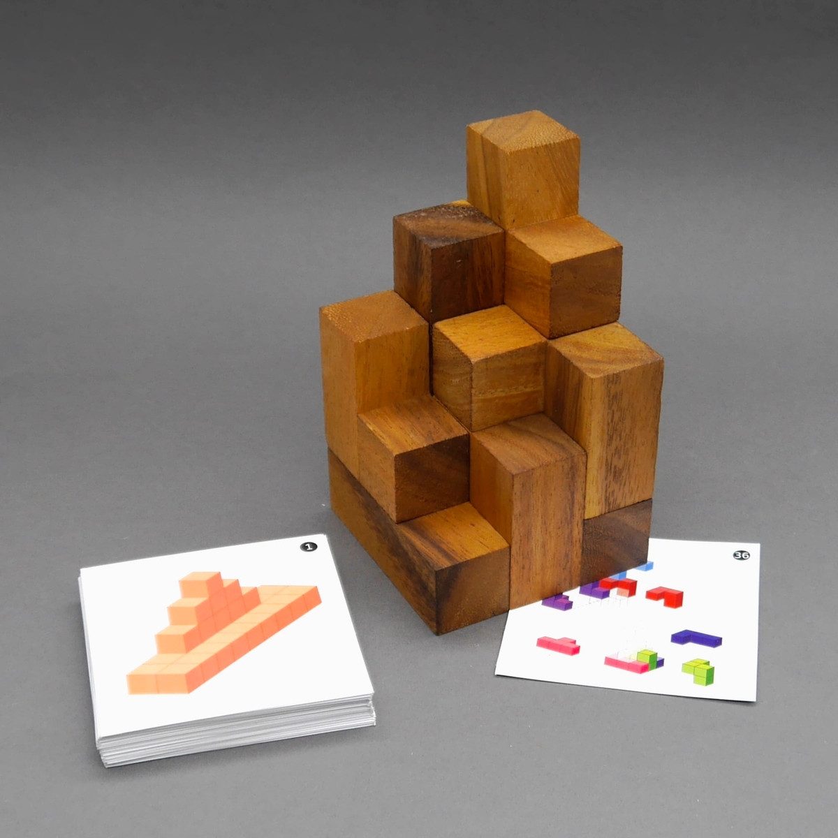 ROMBOL Denkspiele Spiel SOMA WÜRFEL - edles Puzzle mit 50 Karten, 3D-Puzzle, Holzspiel