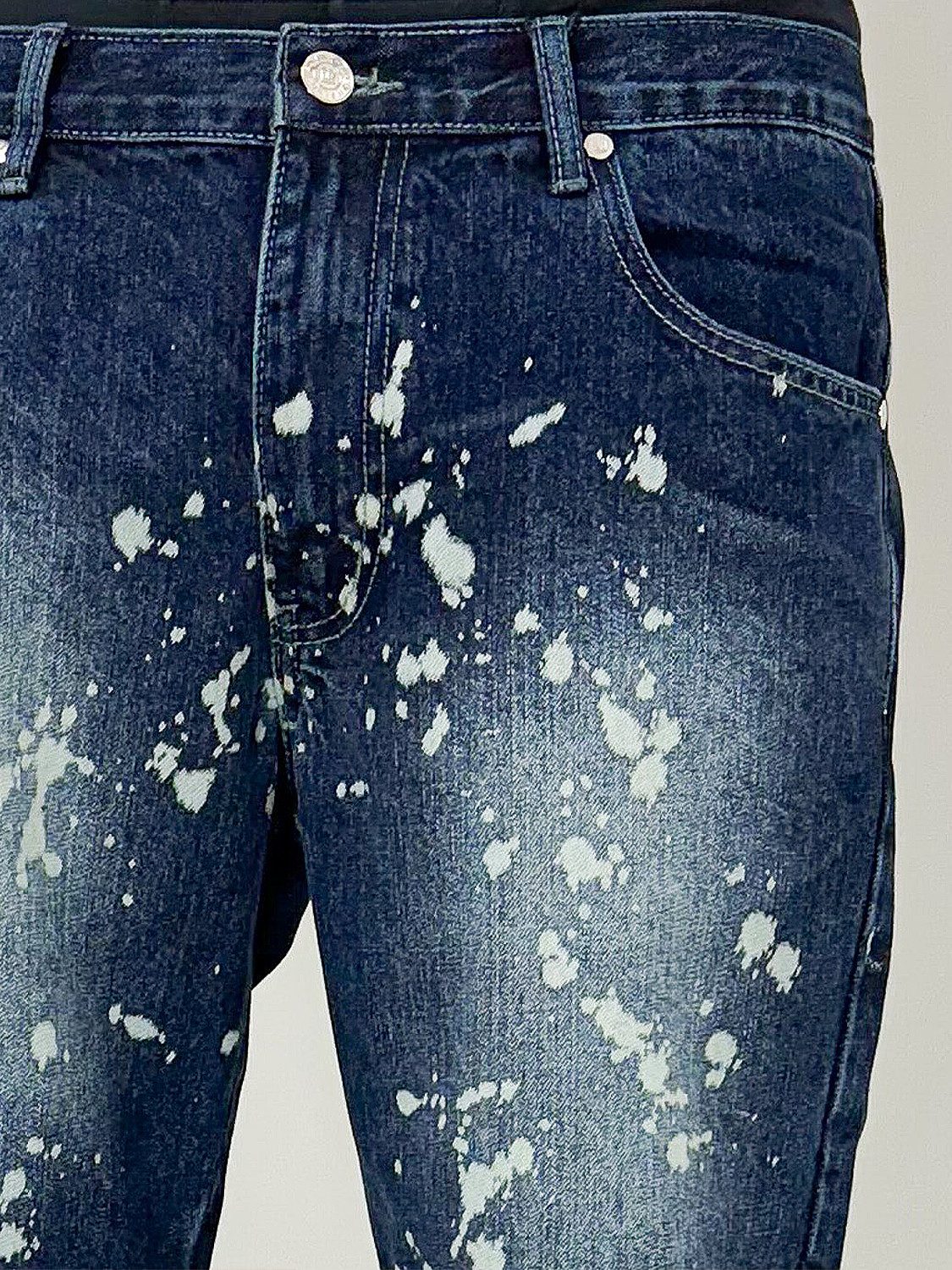 Jeansshorts Denim Bermuda mit Splatter Muster und Logo-Details
