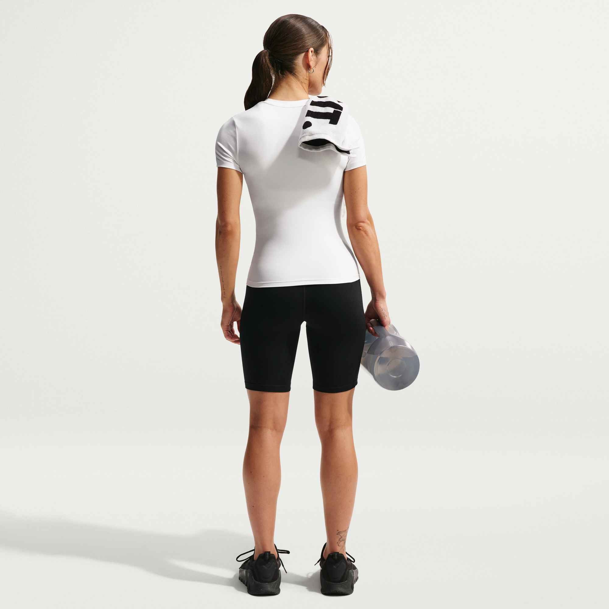 Nike Funktionsshirt W NK ONE FITTED SS TOP atmungsaktiv, Kurzarm, mit Rundhalsausschnitt, schnell trocknend