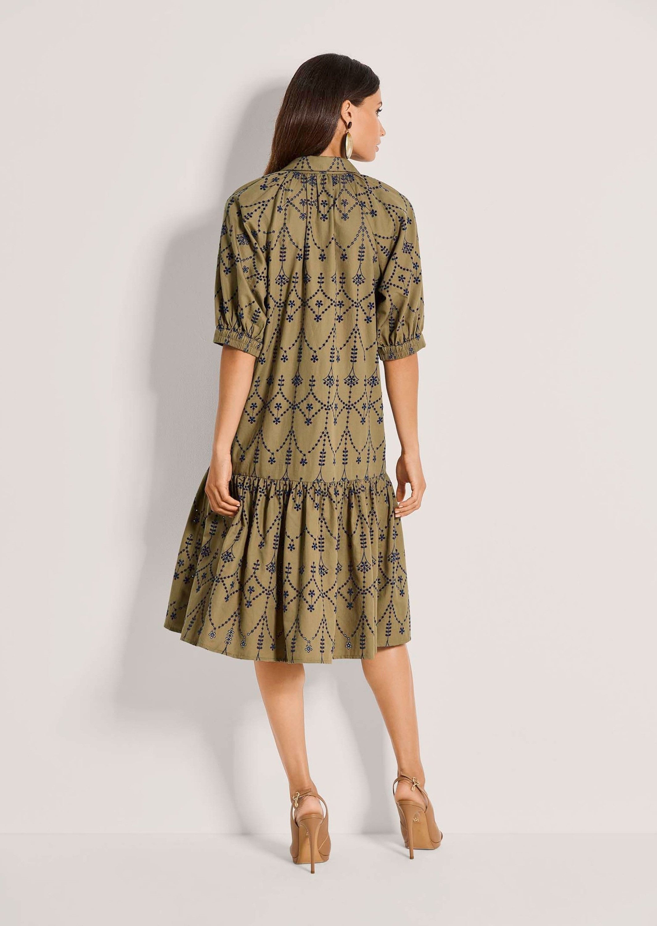MADELEINE Midikleid Sommerliches Midikleid mit Volant Baumwollkleid mit Hemdkragen, Knopfleiste, Knielänge und Halbarm