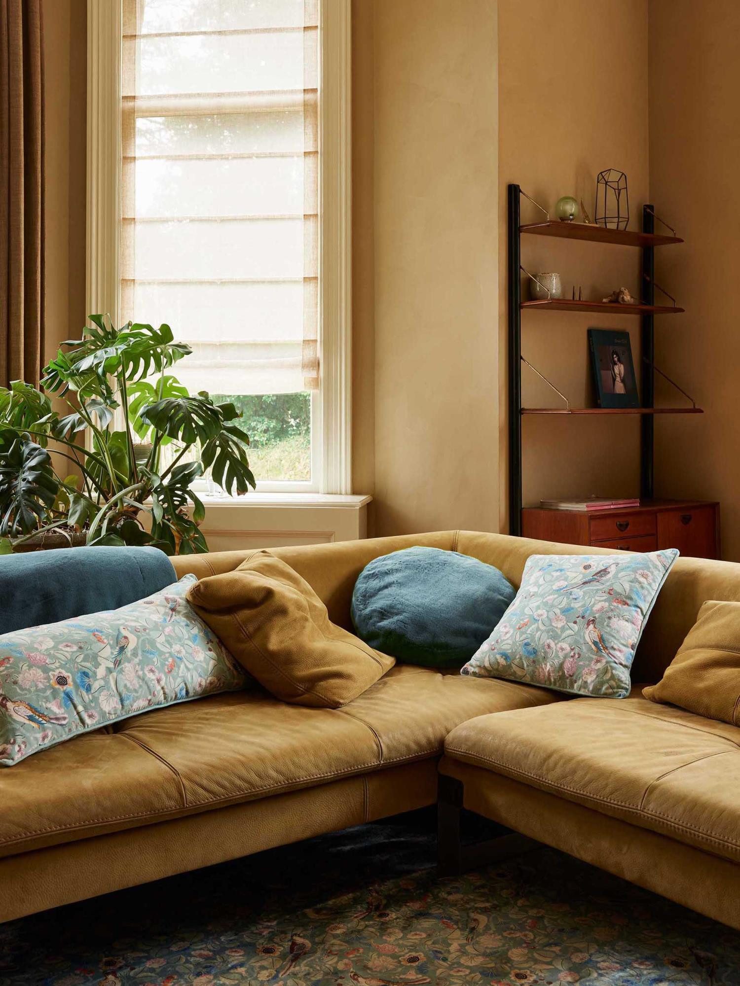Essenza Dekokissen Aleste, aus weichem Samt mit Blumenprint