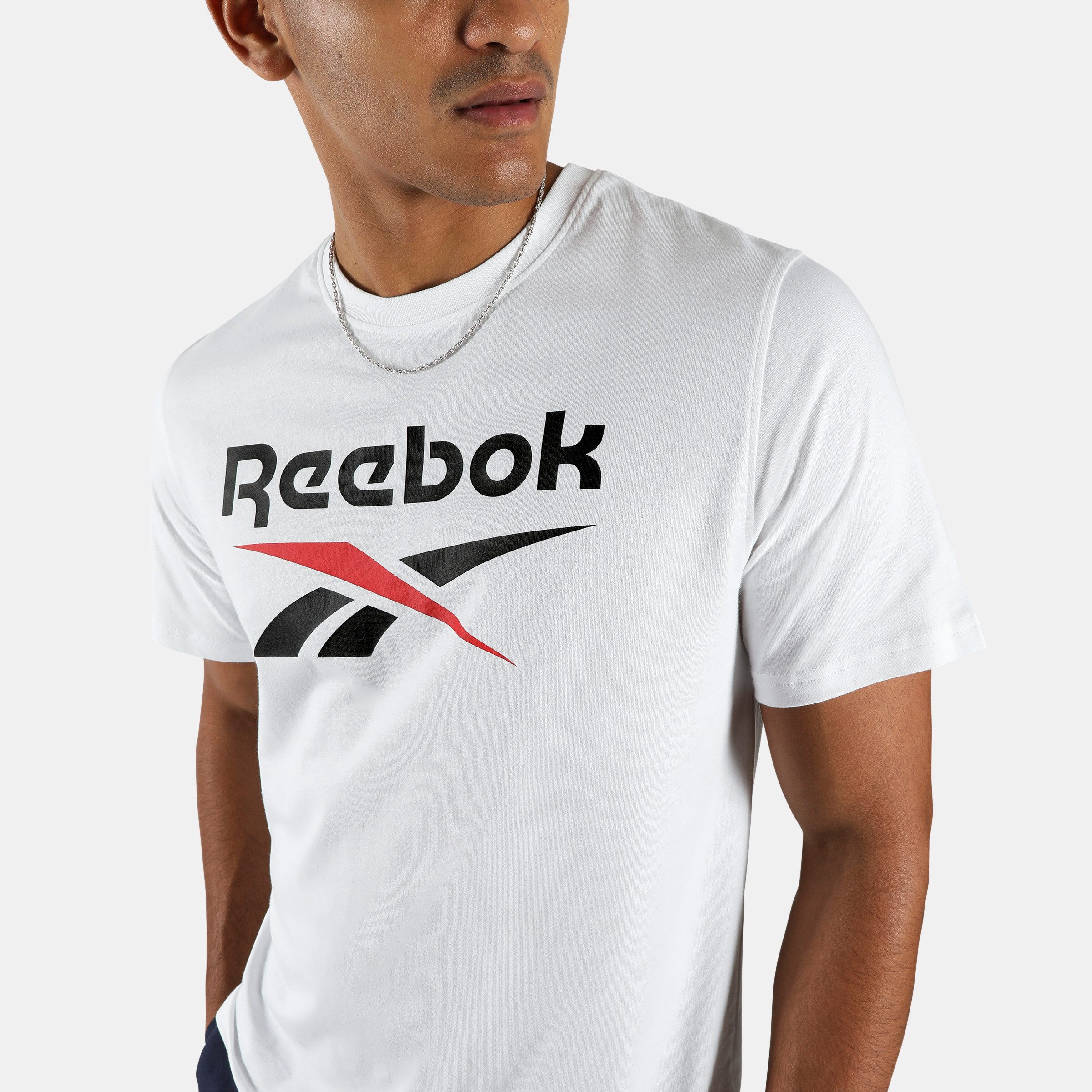 Reebok T-Shirt BRUNO BIG LOGO CREW NECK SS TEE Basic Passform, Kurzarm, sportliches Design, für Laufen und Fitness