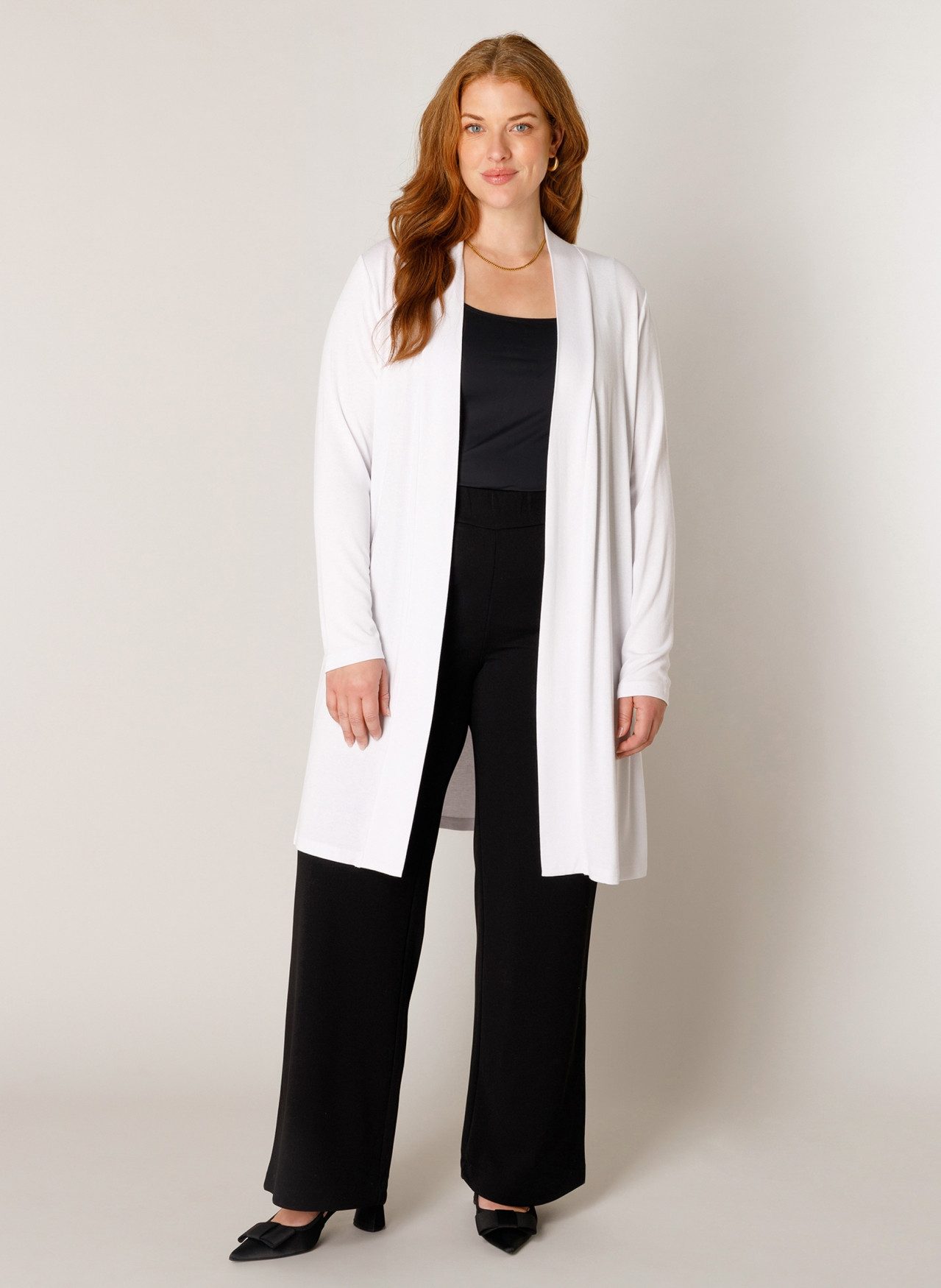 Base Level Curvy Longstrickjacke Figurumspielende, weiche Strickqualität