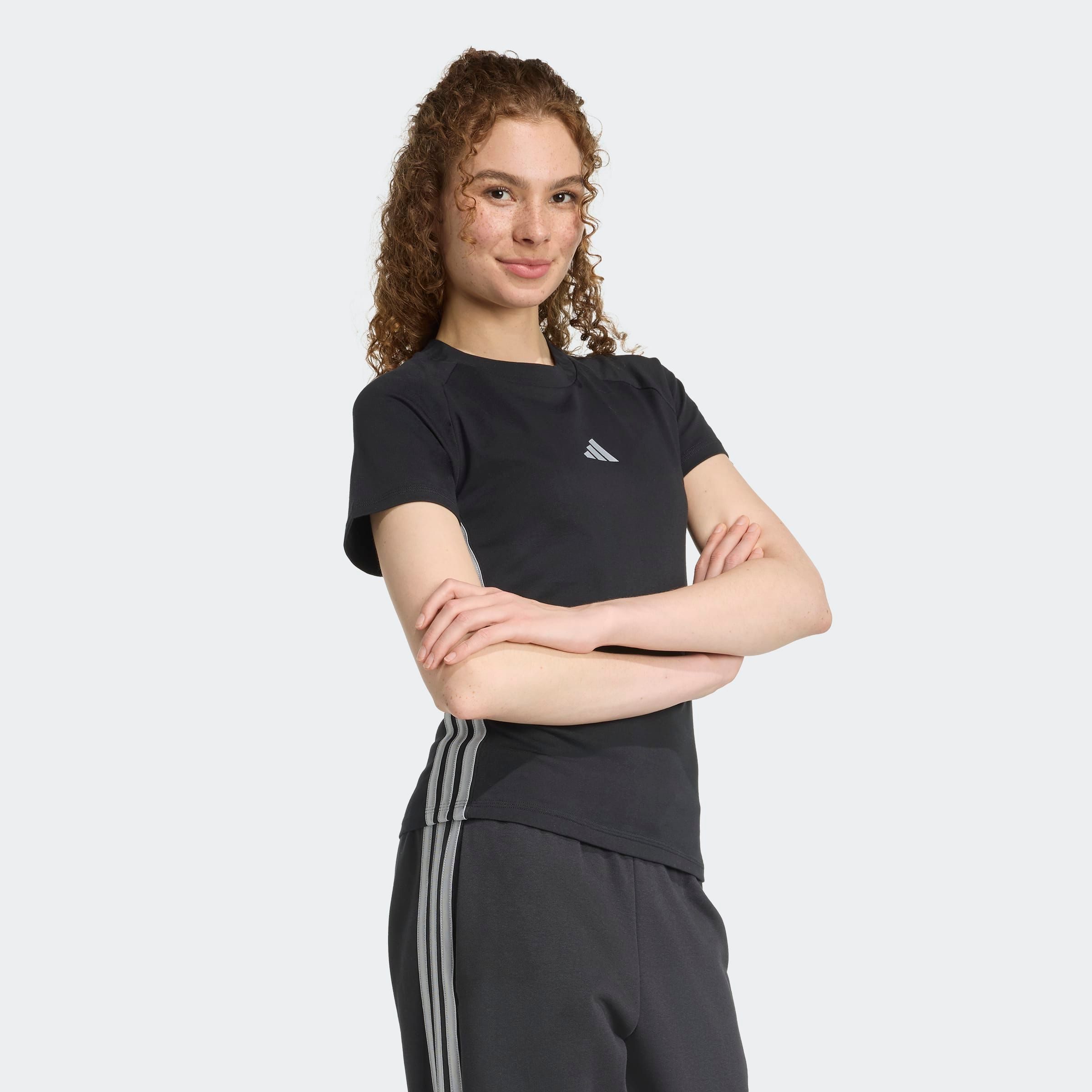 adidas Sportswear T-Shirt W HOL TEE schmal geschnittene Passform, Rundhalsa günstig online kaufen