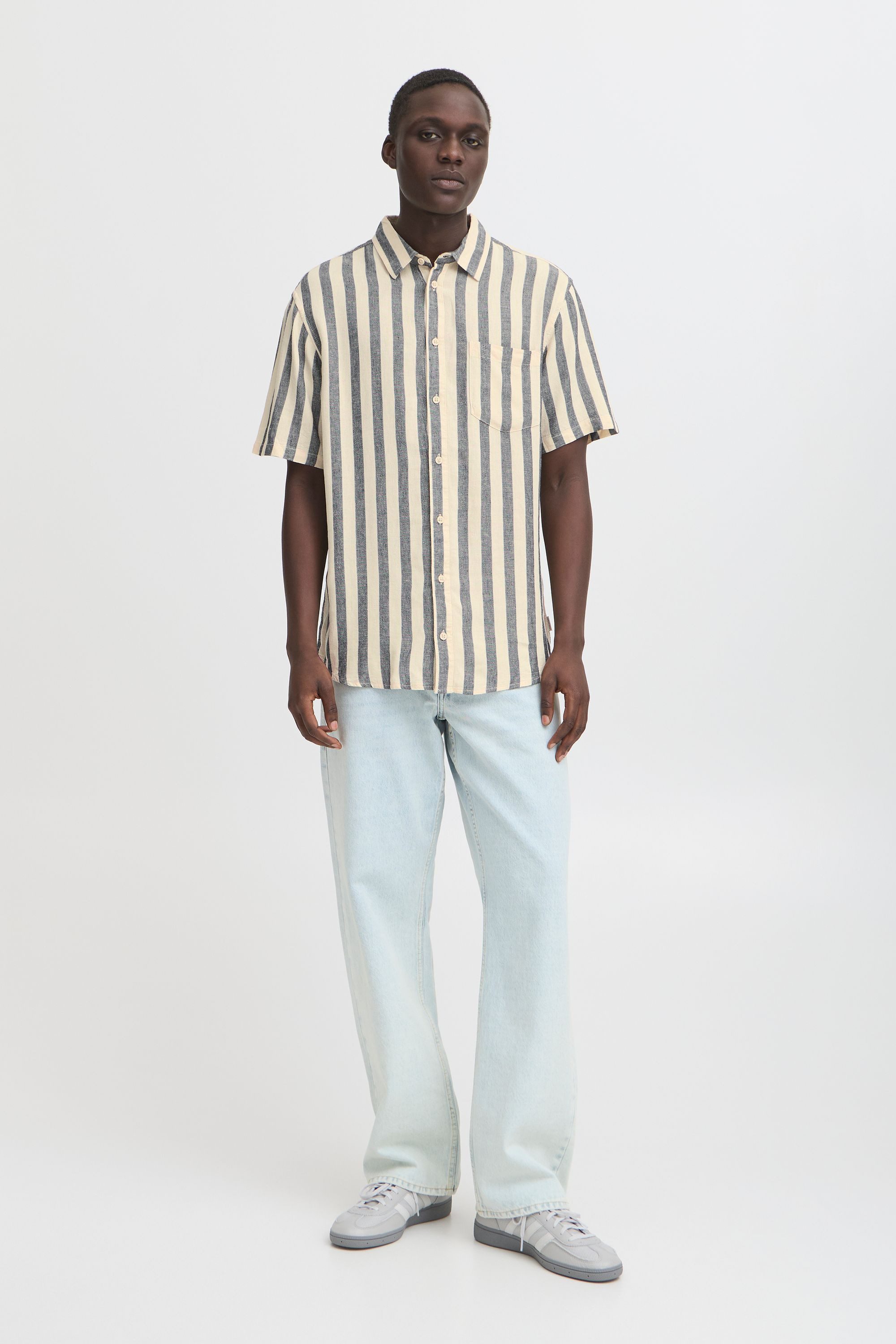 Blend Leinenhemd BHAban Stilvolles Kurzarmhemd aus Leinenmix