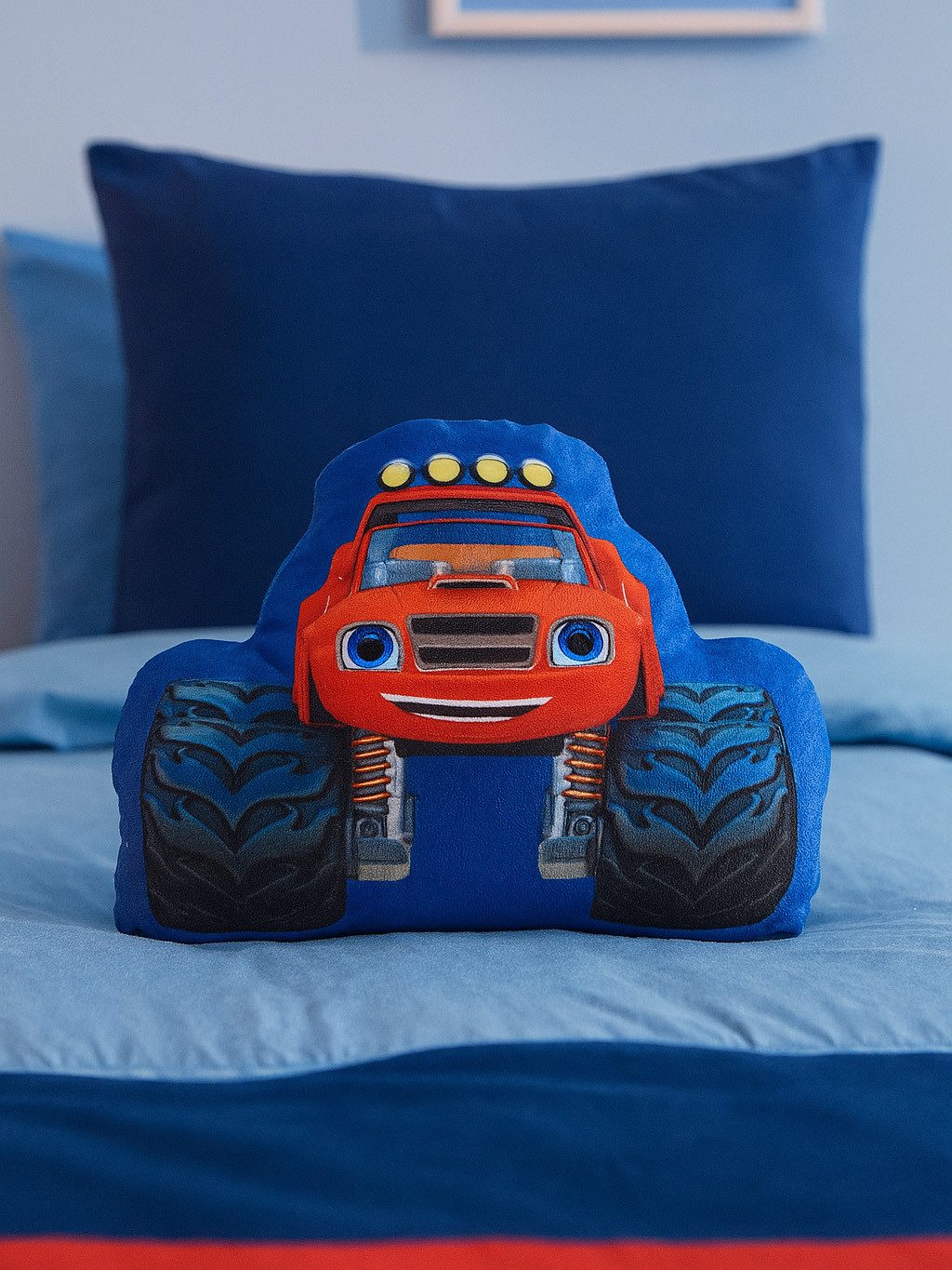 United Labels® Dekokissen Blaze und die Monster-Maschinen Monstertruck Plüsch 28 x 24 cm