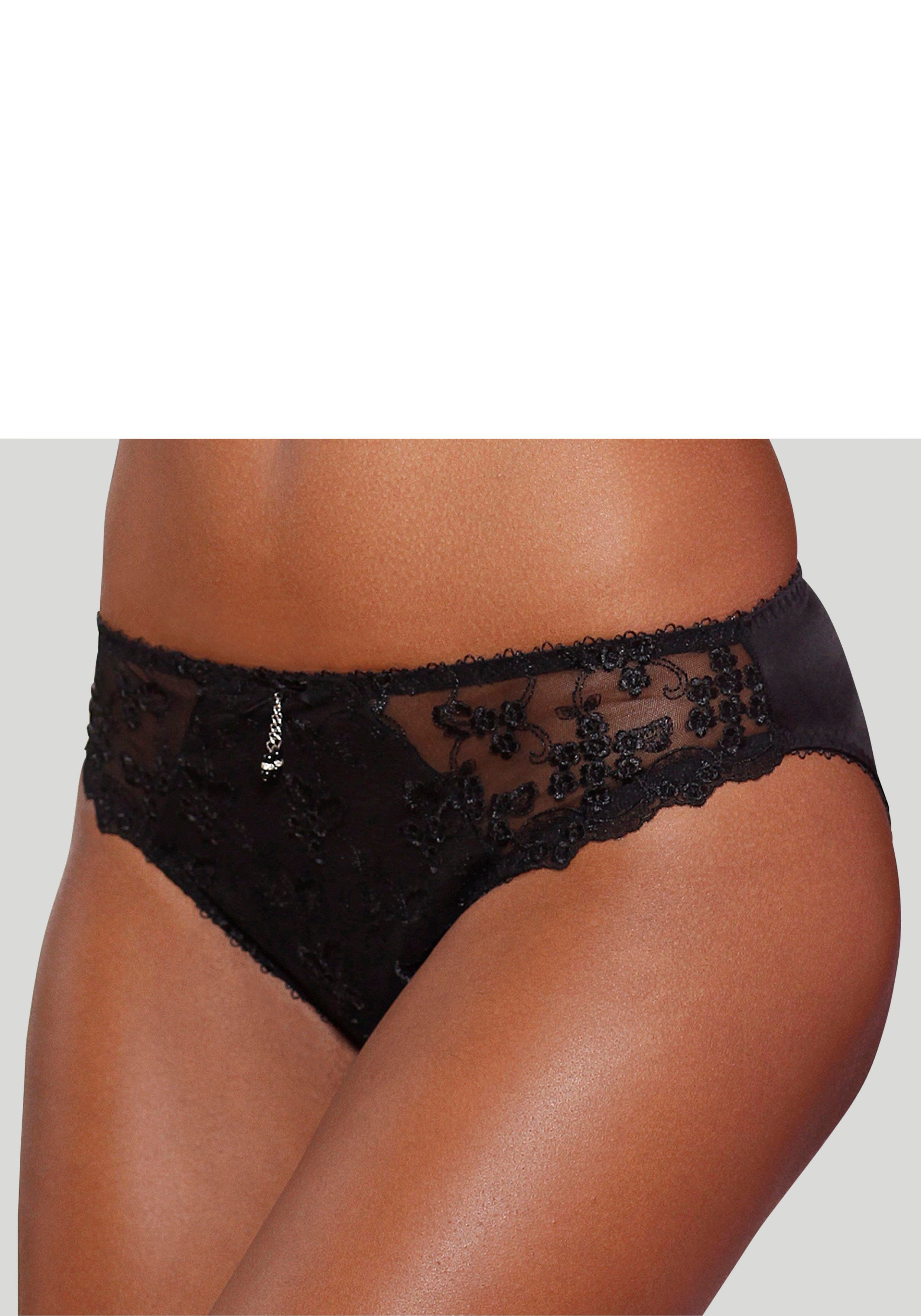 LASCANA Slip Dessous mit schöner Blümchen-Stickereispitze. € 22,99