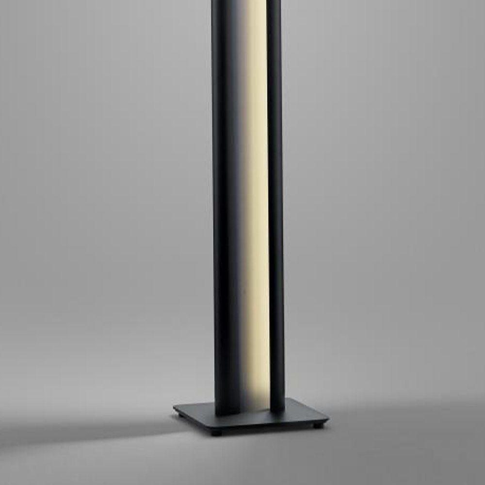 KURVO LED Helestra - geradliniges matt Design, Schwarz Stehlampe