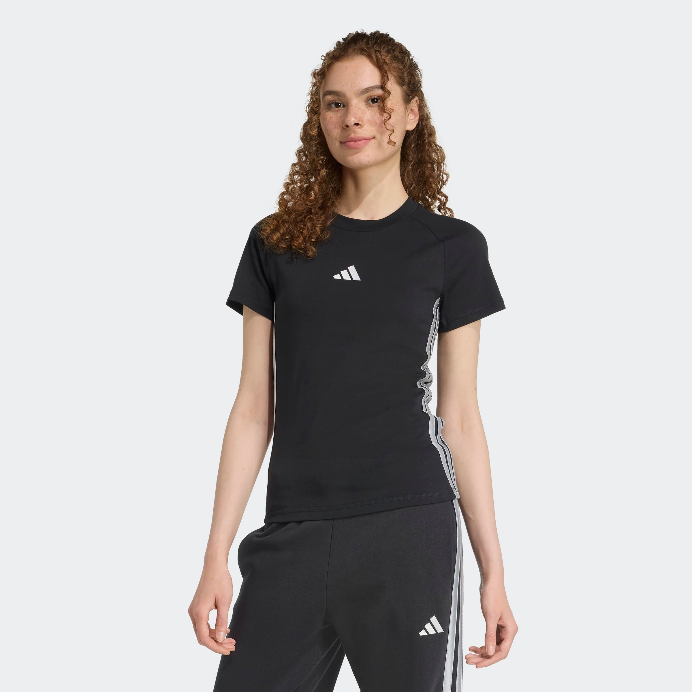 adidas Sportswear T-Shirt W HOL TEE schmal geschnittene Passform, Rundhalsa günstig online kaufen